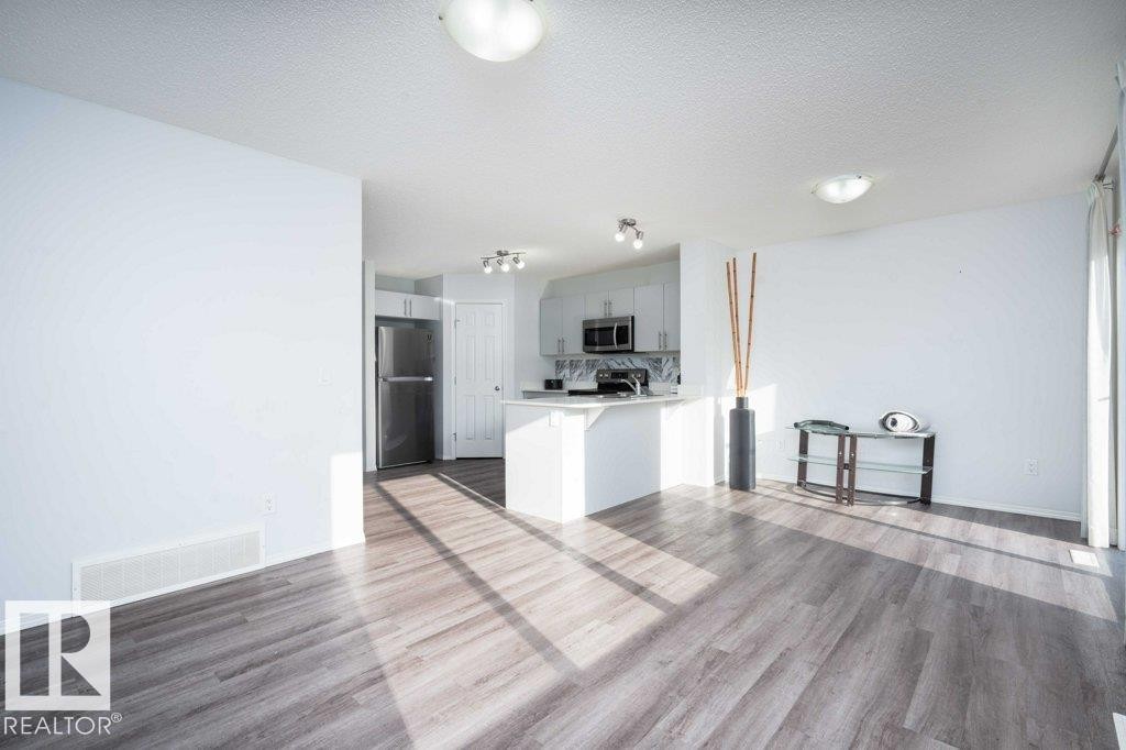 3099 Checknita Way, Edmonton, AB - Indoor Photo Showing Kitchen