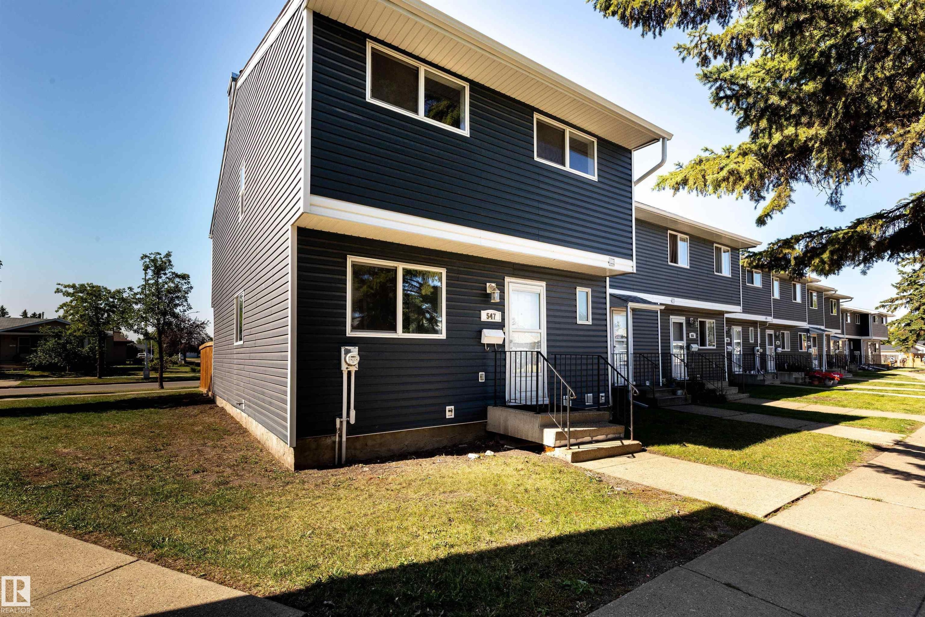 547 Dunluce Road, Edmonton, AB - Outdoor