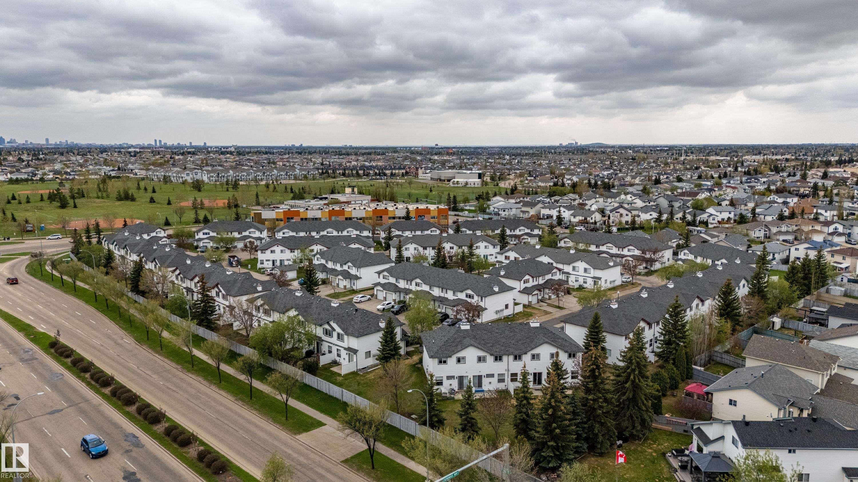 93 16823 84 Street, Edmonton, AB - Outdoor With View