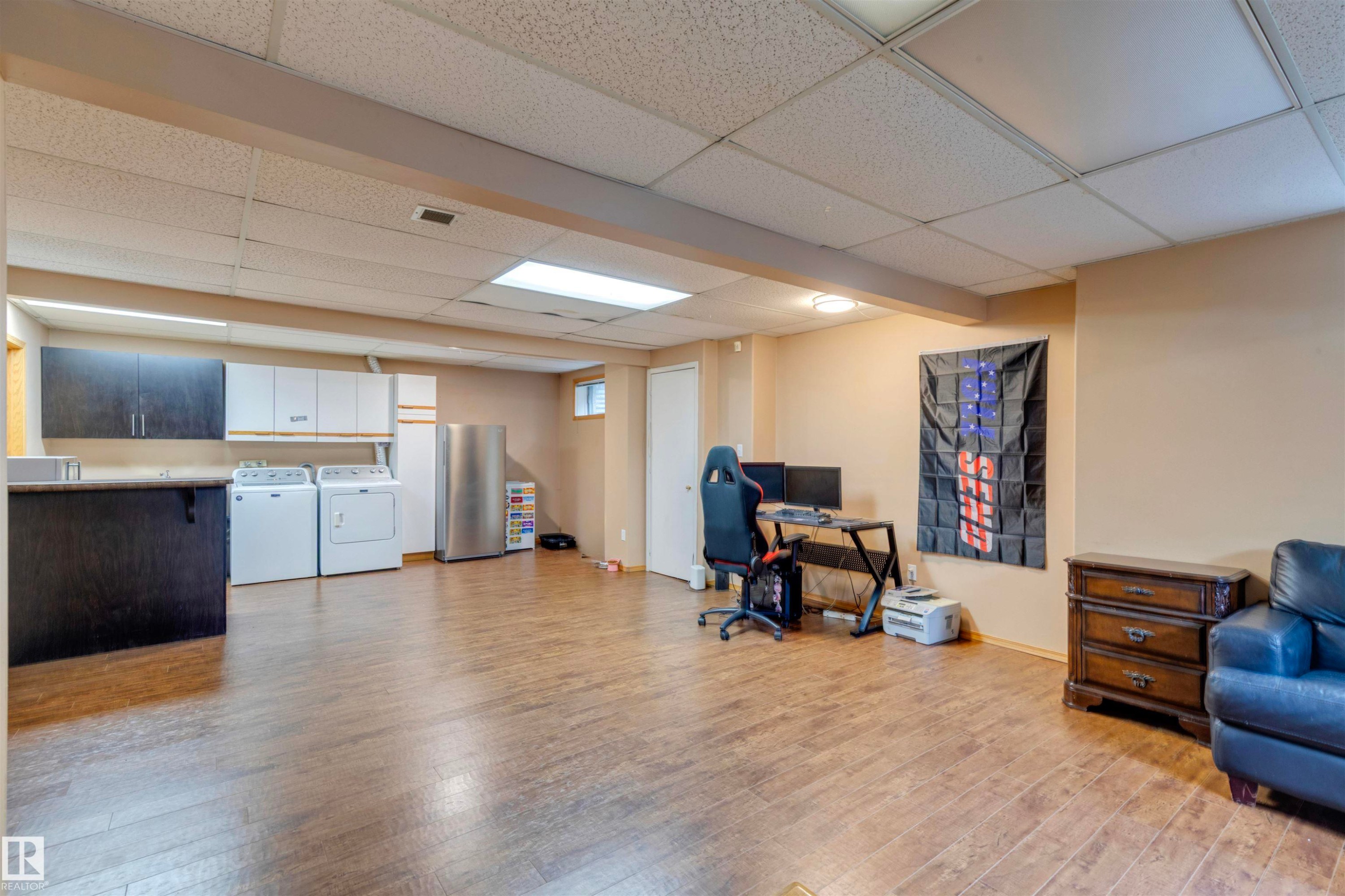 15411 67A Street, Edmonton, AB - Indoor Photo Showing Basement
