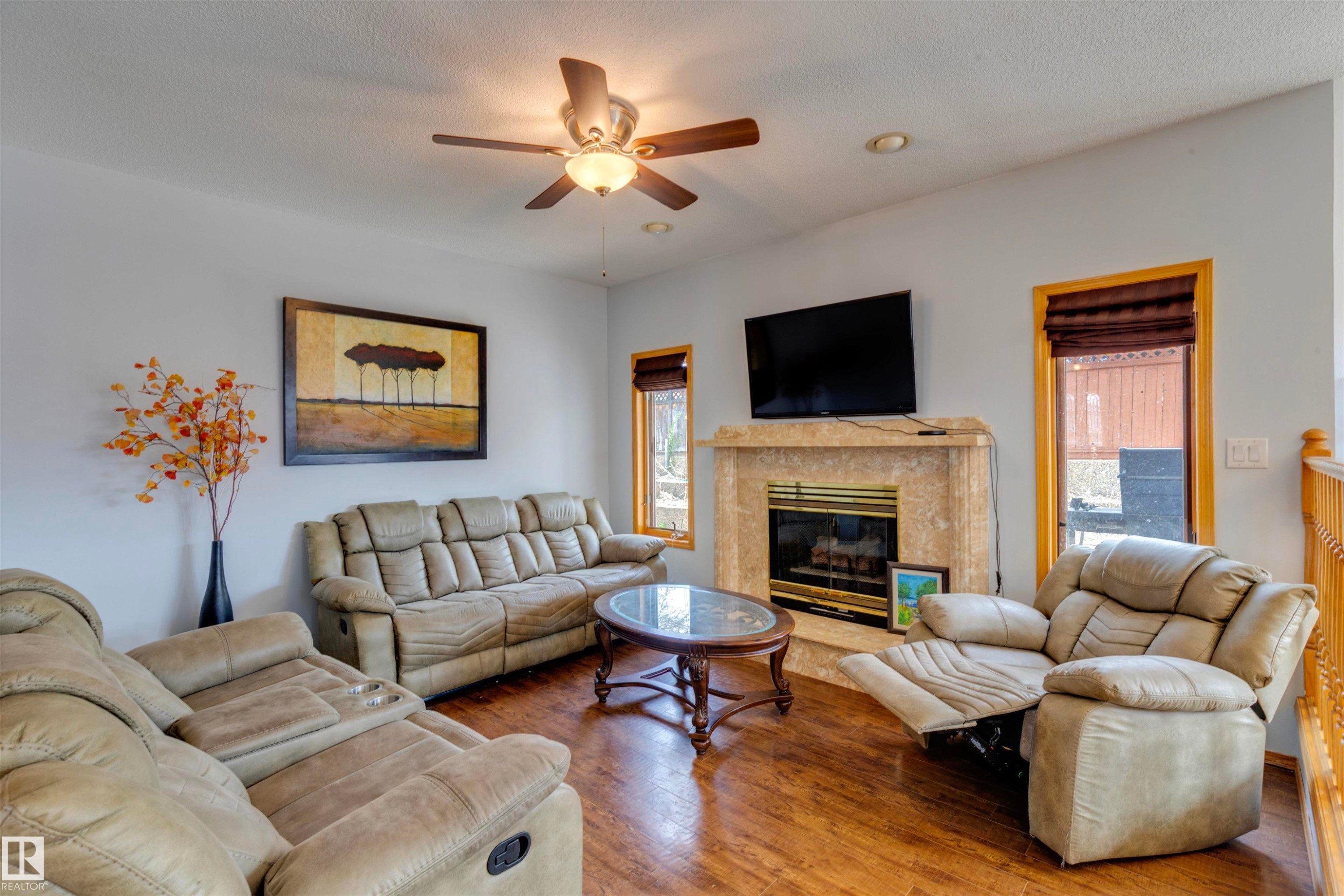 15411 67A Street, Edmonton, AB - Indoor Photo Showing Living Room With Fireplace