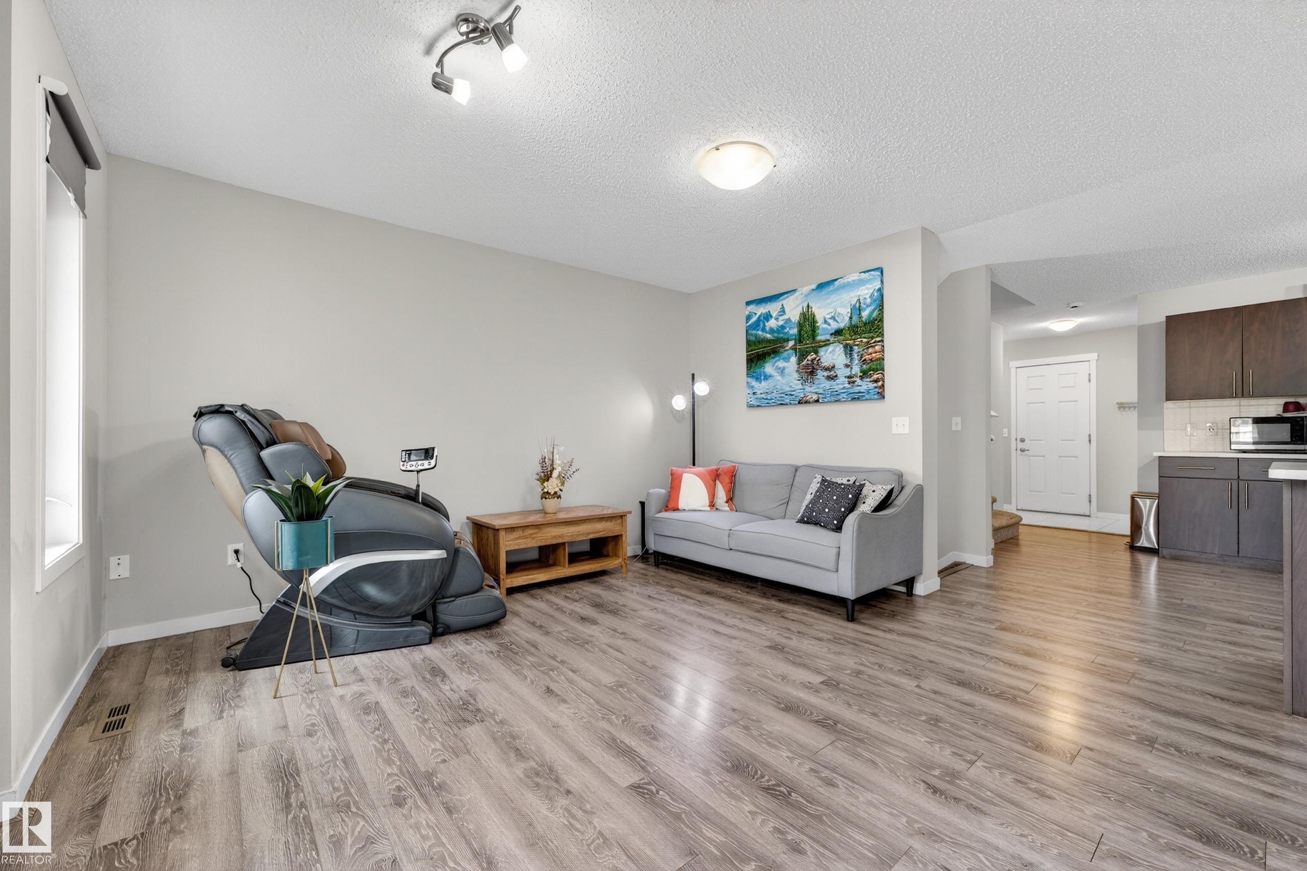 4371 Annett Common, Edmonton, AB - Indoor
