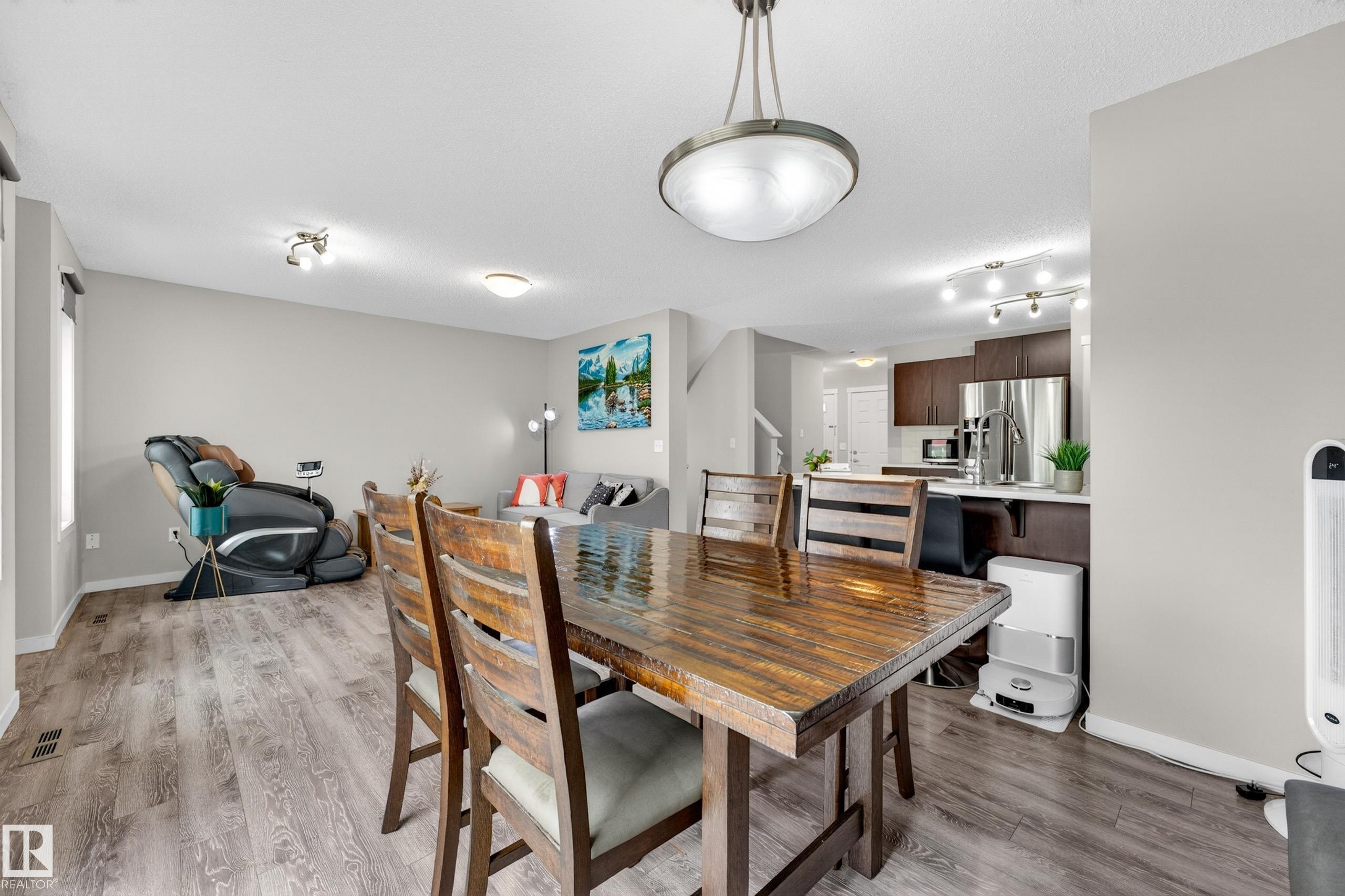 4371 Annett Common, Edmonton, AB - Indoor Photo Showing Dining Room