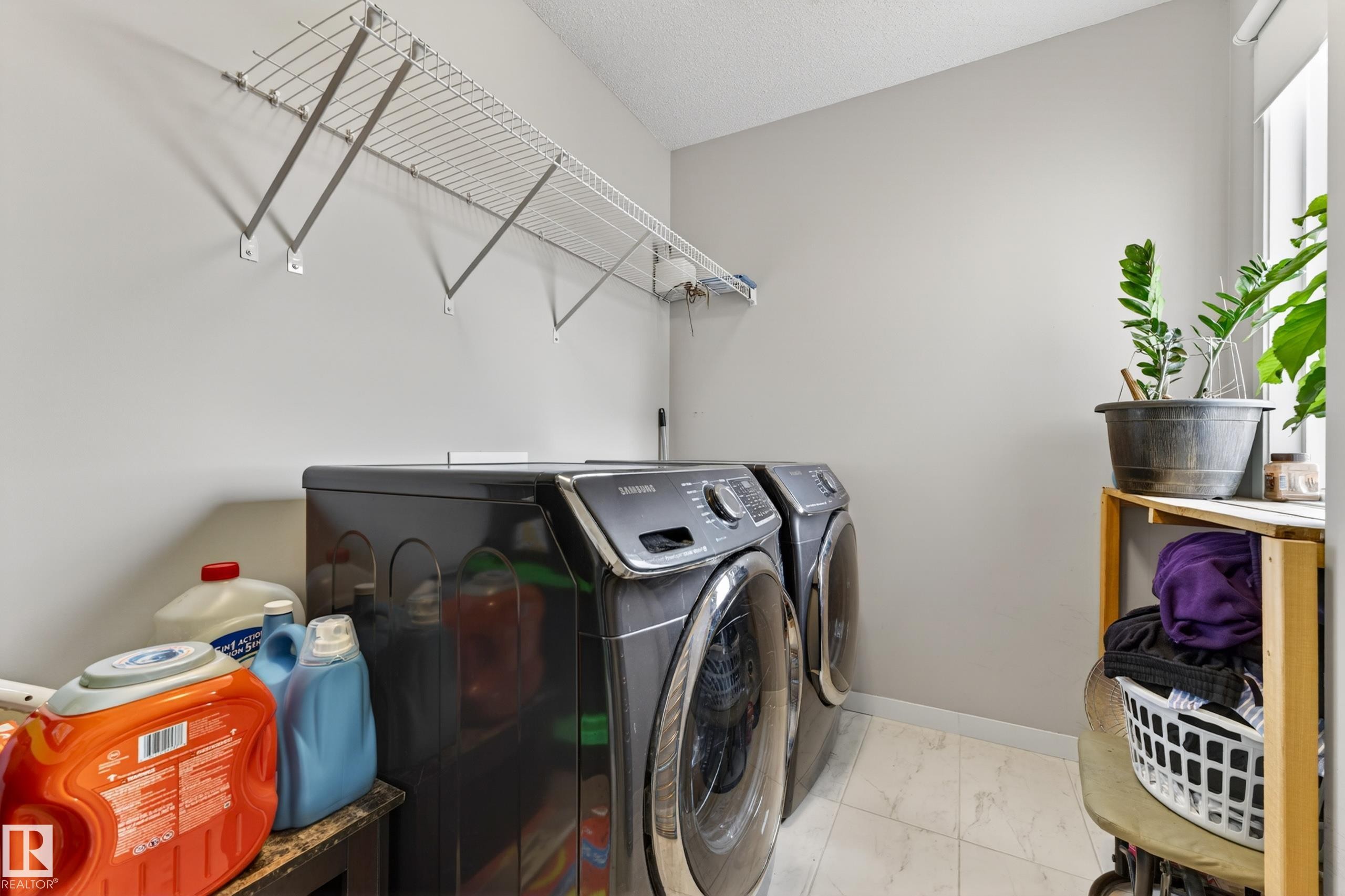4371 Annett Common, Edmonton, AB - Indoor Photo Showing Laundry Room