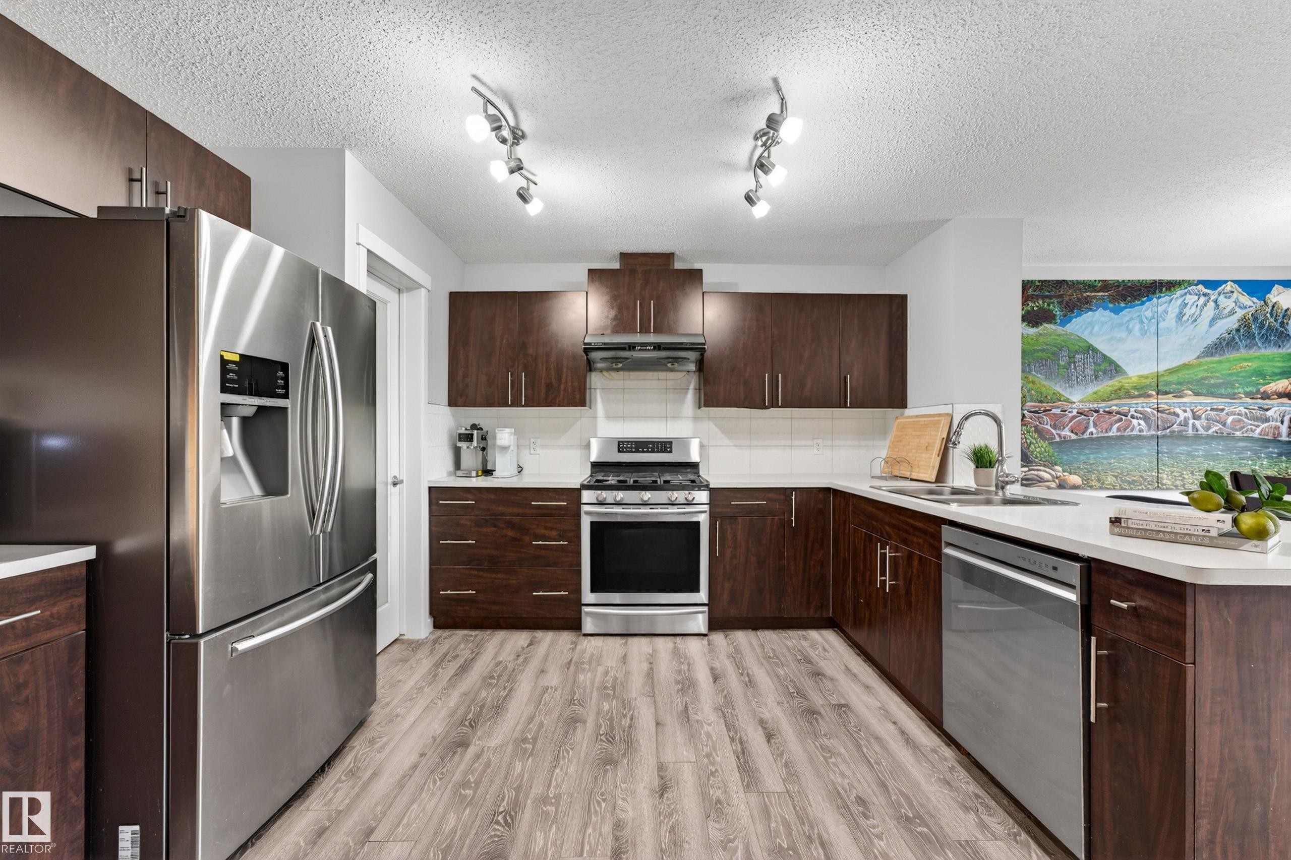 4371 Annett Common, Edmonton, AB - Indoor Photo Showing Kitchen With Double Sink