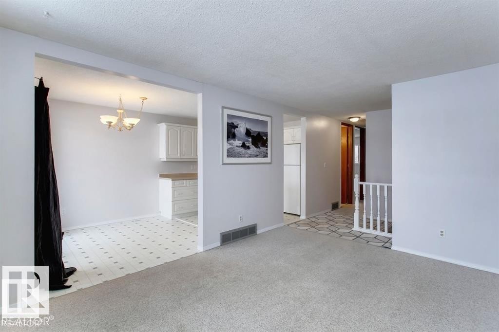 10688 Beaumaris Road, Edmonton, AB - Indoor Photo Showing Other Room