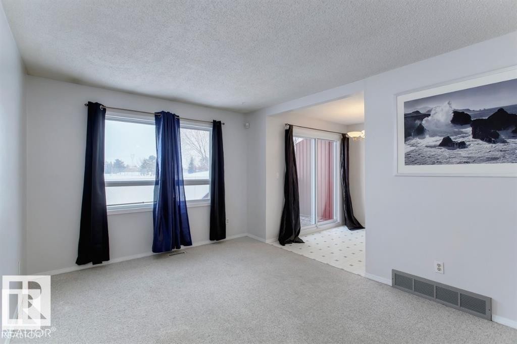10688 Beaumaris Road, Edmonton, AB - Indoor