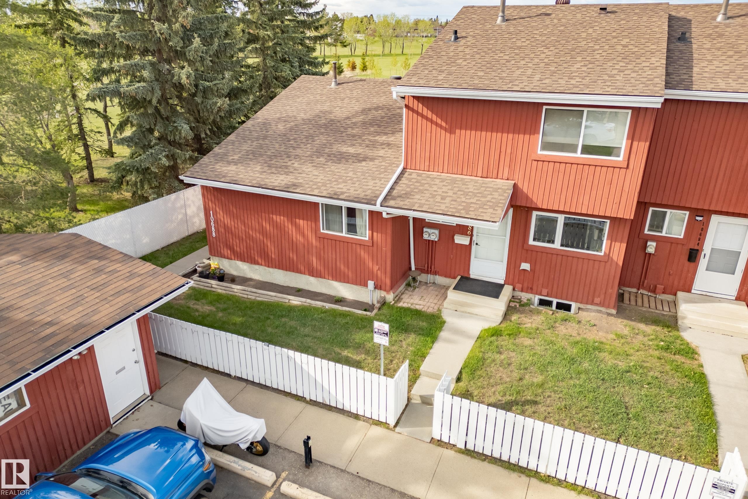 10688 Beaumaris Road, Edmonton, AB - Outdoor