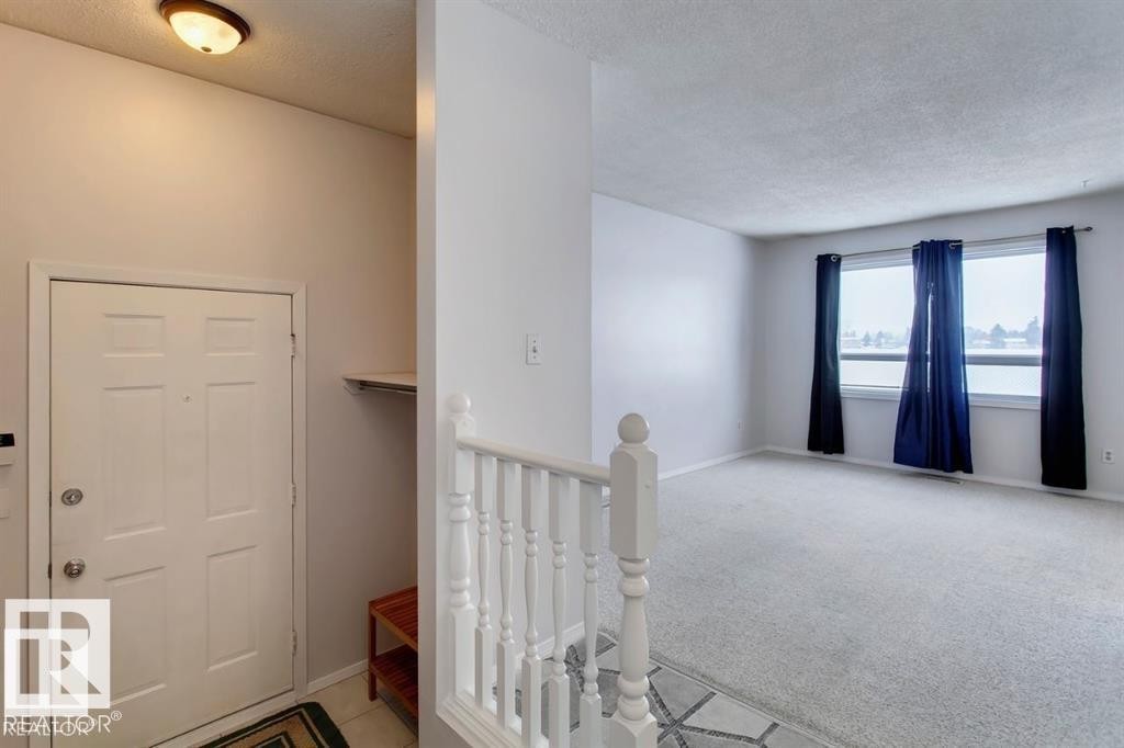 10688 Beaumaris Road, Edmonton, AB - Indoor Photo Showing Other Room