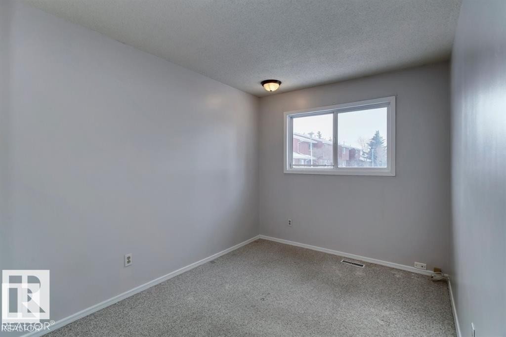 10688 Beaumaris Road, Edmonton, AB - Indoor Photo Showing Other Room
