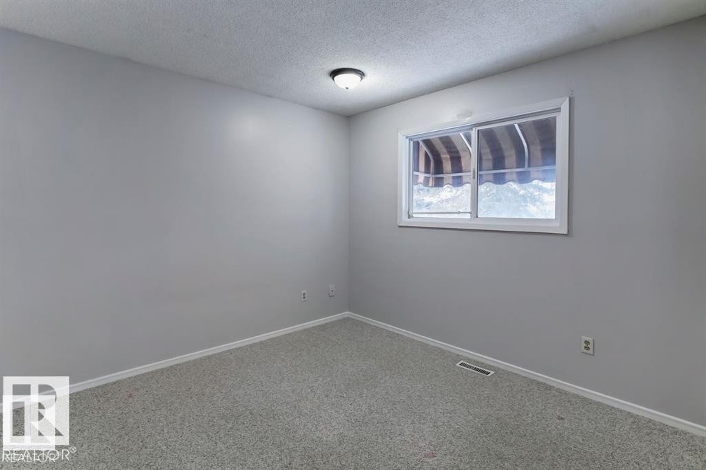 10688 Beaumaris Road, Edmonton, AB - Indoor Photo Showing Other Room