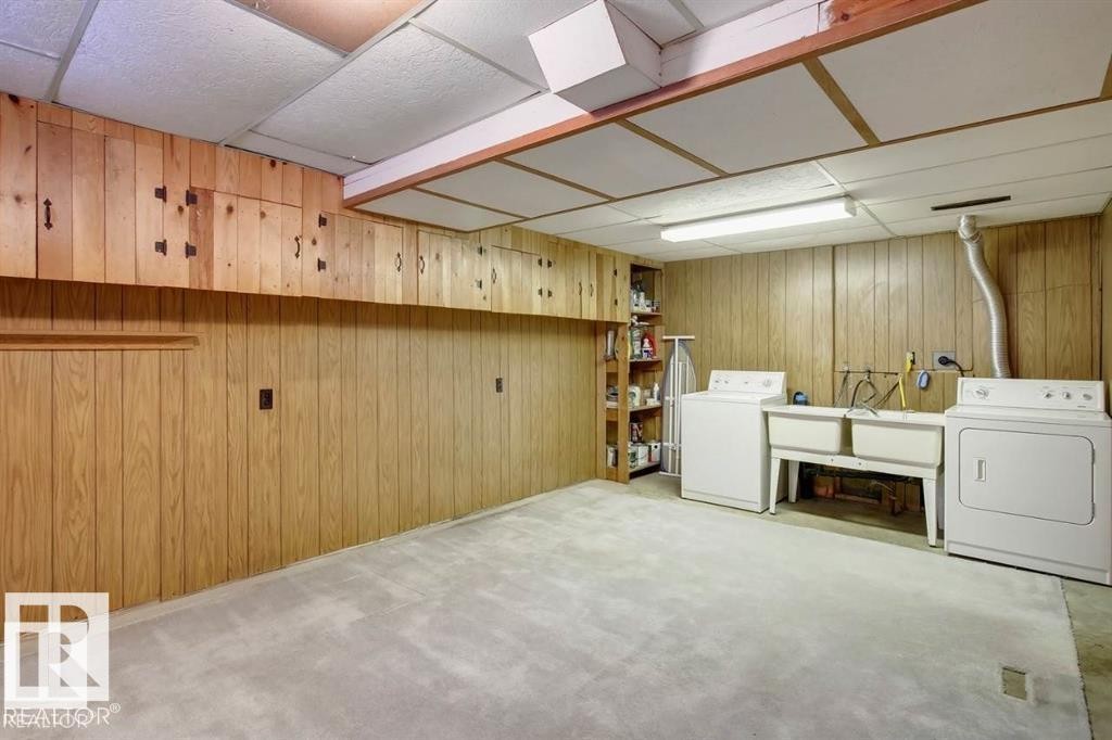 10688 Beaumaris Road, Edmonton, AB - Indoor Photo Showing Laundry Room