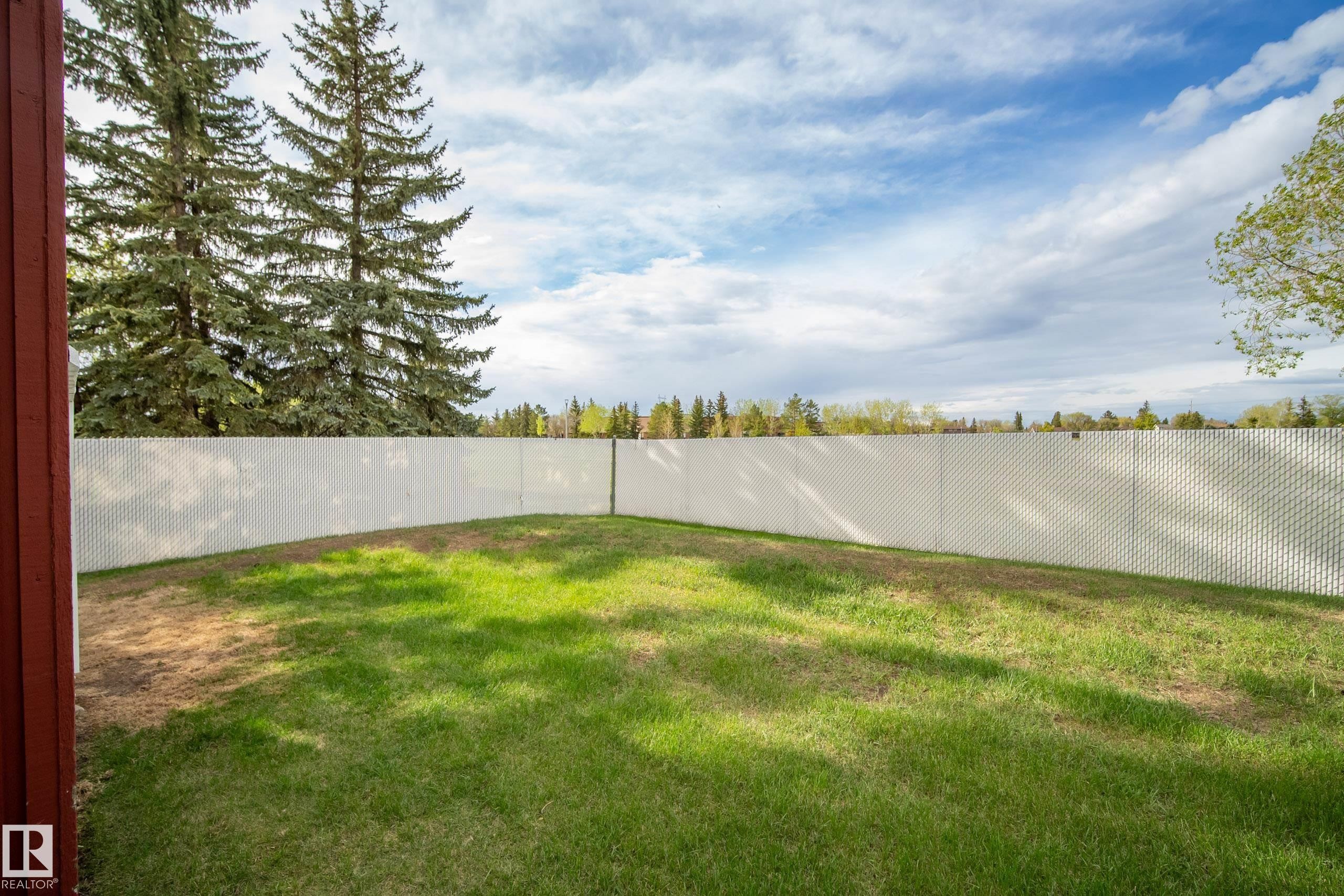 10688 Beaumaris Road, Edmonton, AB - Outdoor