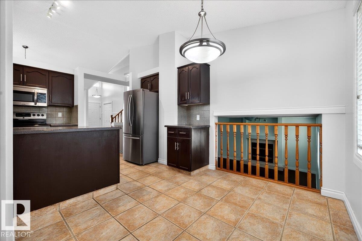 3671 33 Street, Edmonton, AB - Indoor Photo Showing Kitchen