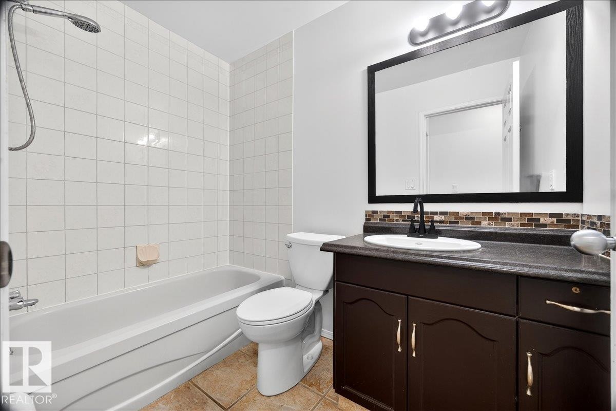 3671 33 Street, Edmonton, AB - Indoor Photo Showing Bathroom