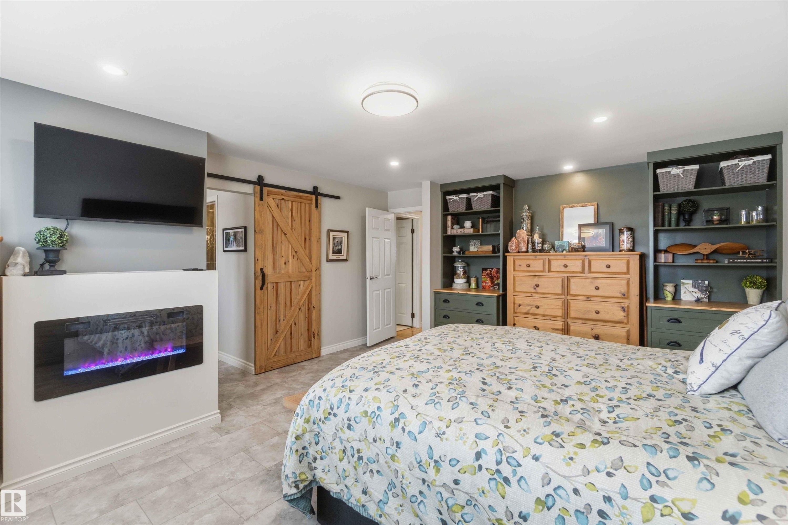 58 Patterson Cr, St. Albert, AB - Indoor Photo Showing Bedroom