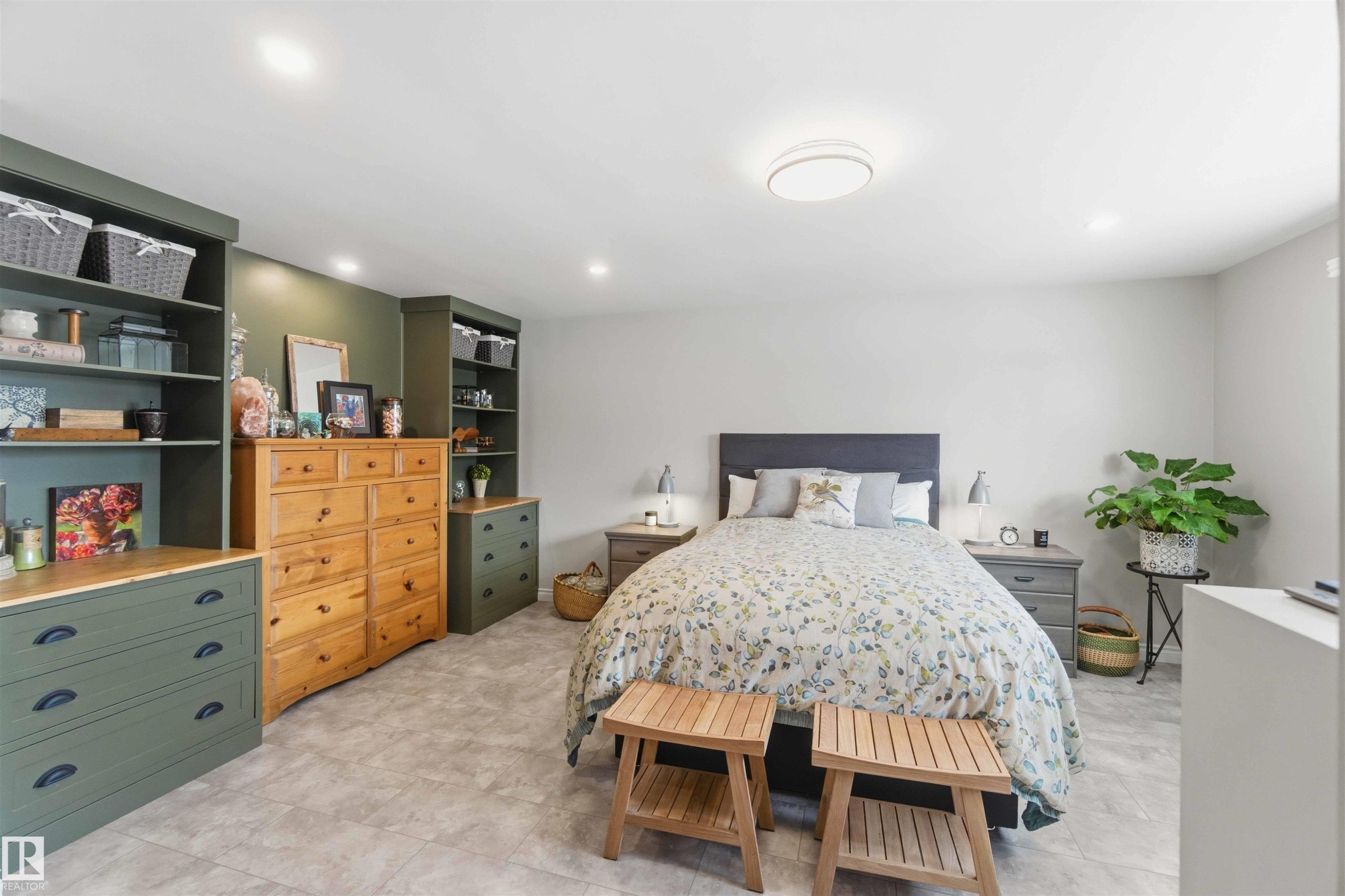58 Patterson Cr, St. Albert, AB - Indoor Photo Showing Bedroom