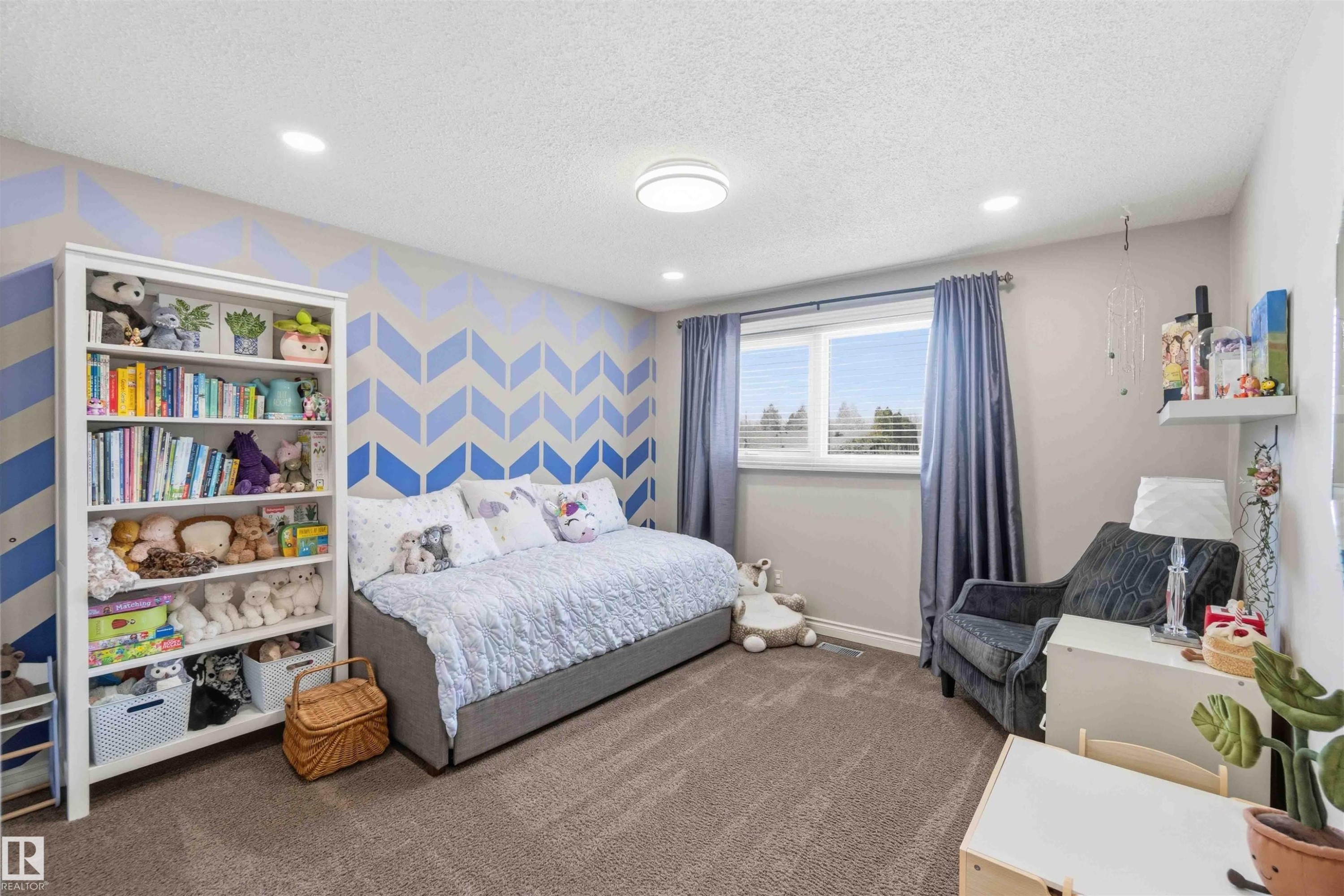 58 Patterson Cr, St. Albert, AB - Indoor Photo Showing Bedroom