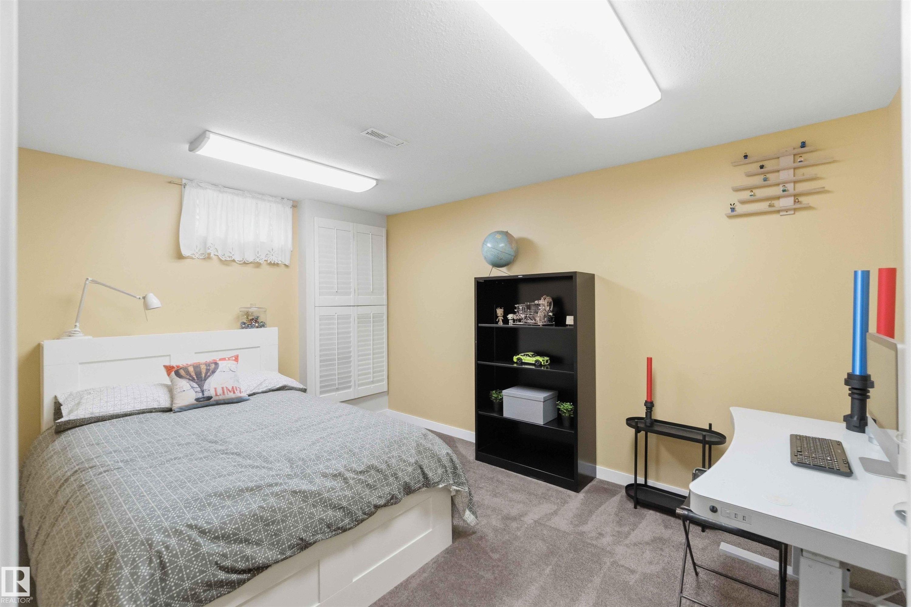 58 Patterson Cr, St. Albert, AB - Indoor Photo Showing Bedroom