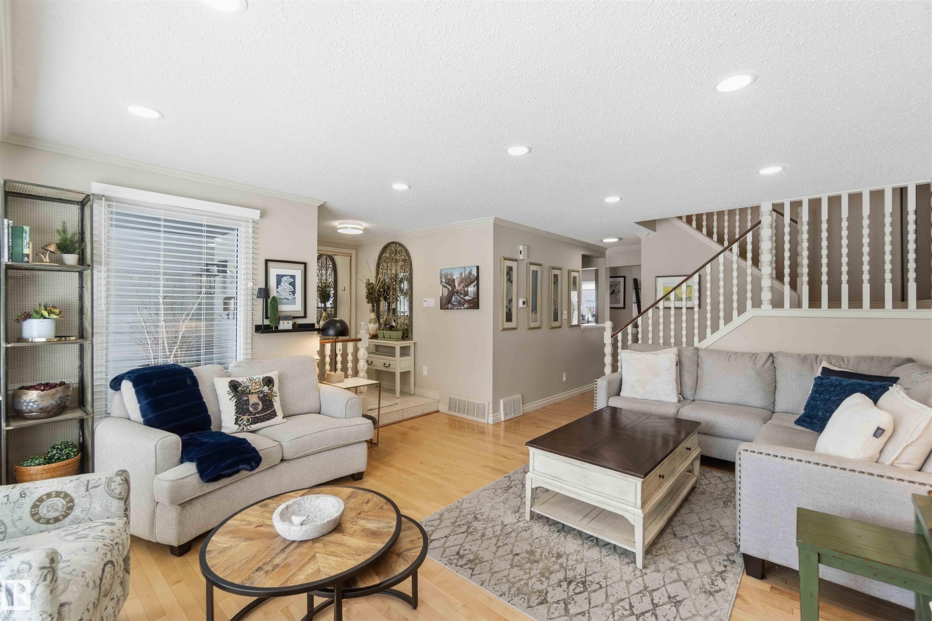58 Patterson Cr, St. Albert, AB - Indoor Photo Showing Living Room