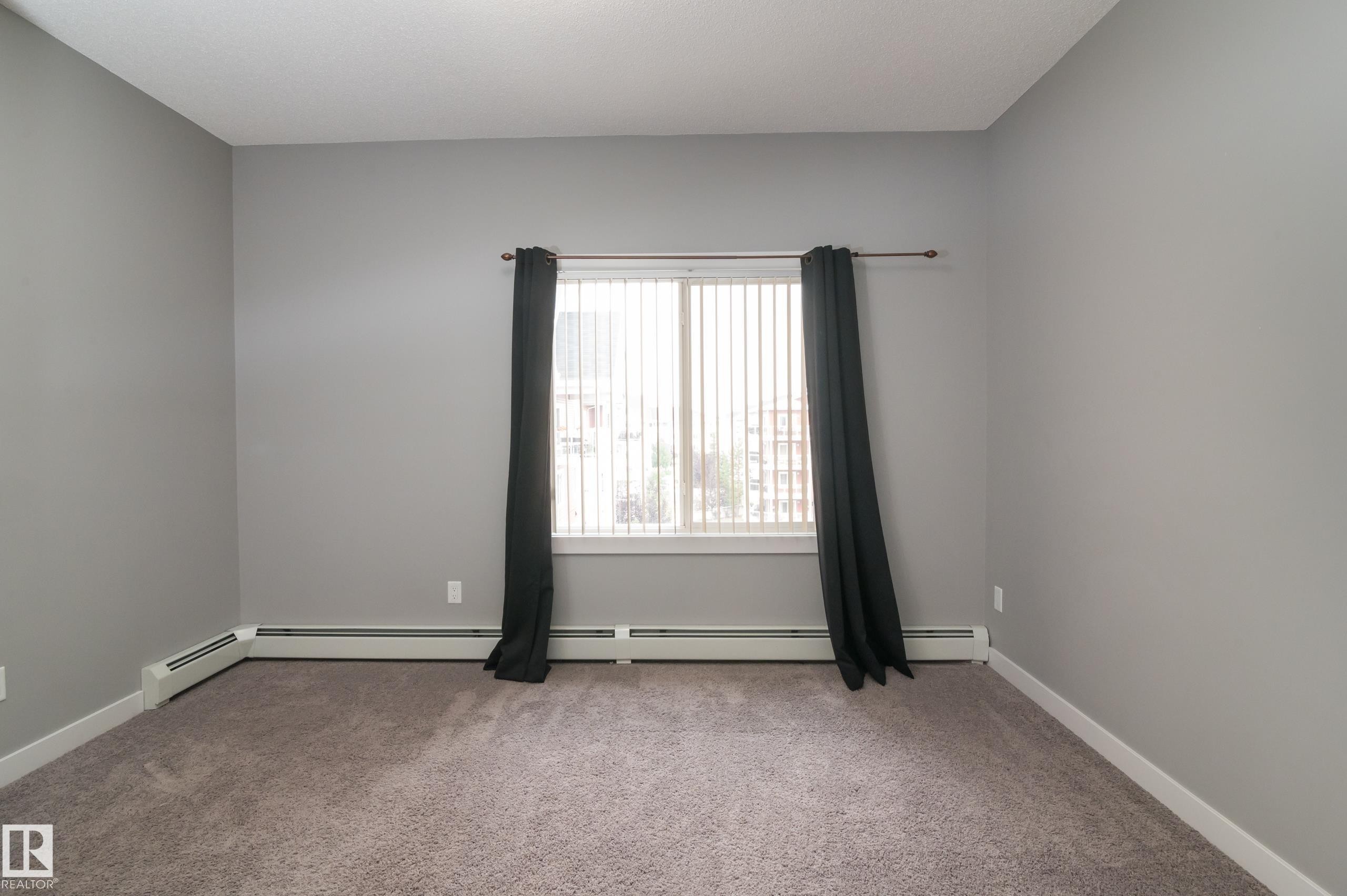 414 2207 44 Avenue, Edmonton, AB - Indoor Photo Showing Other Room