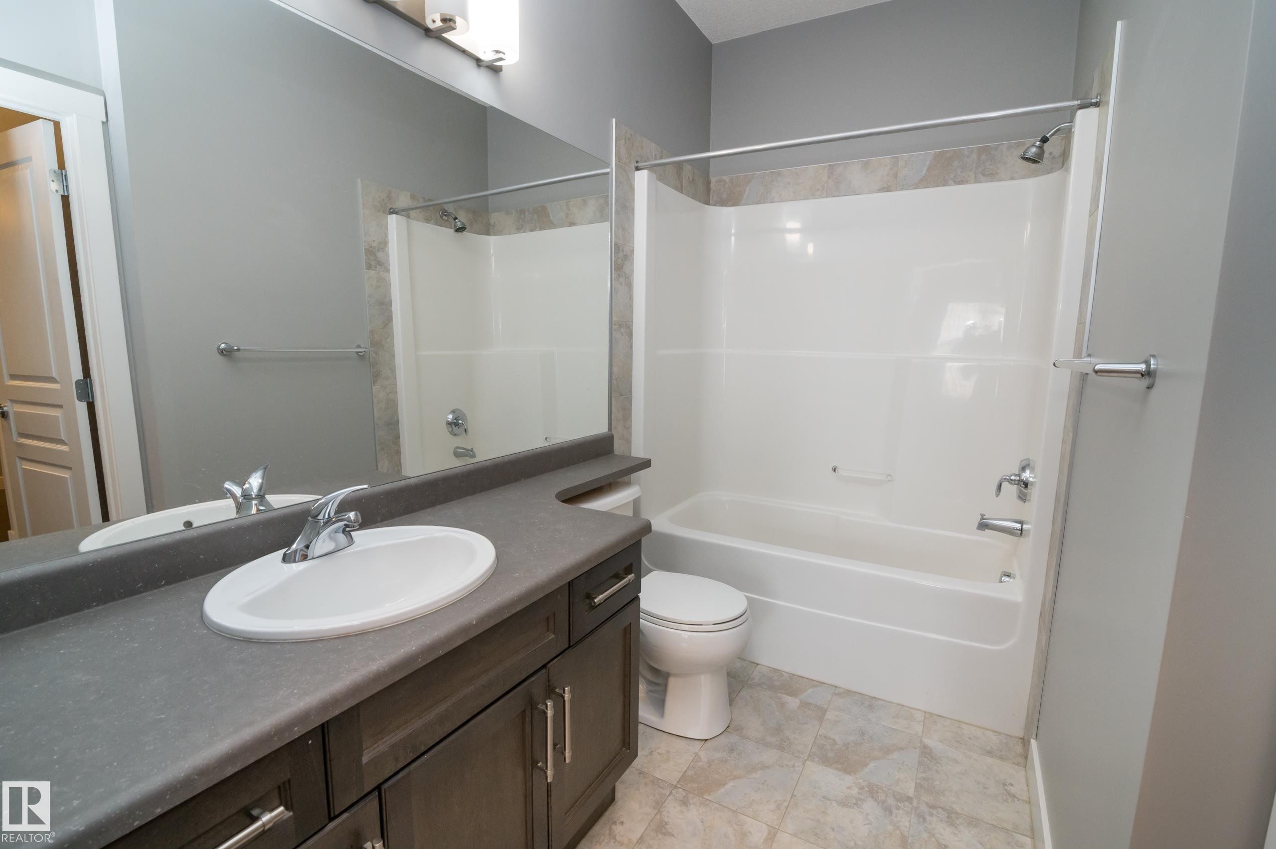 414 2207 44 Avenue, Edmonton, AB - Indoor Photo Showing Bathroom