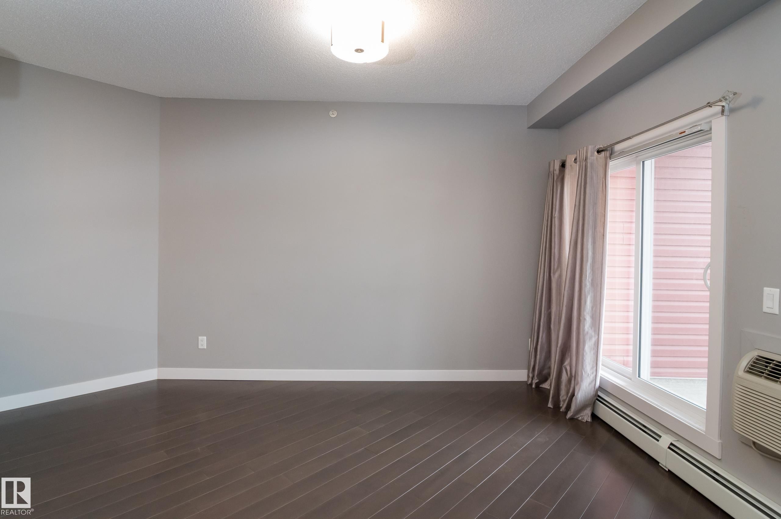 414 2207 44 Avenue, Edmonton, AB - Indoor Photo Showing Other Room