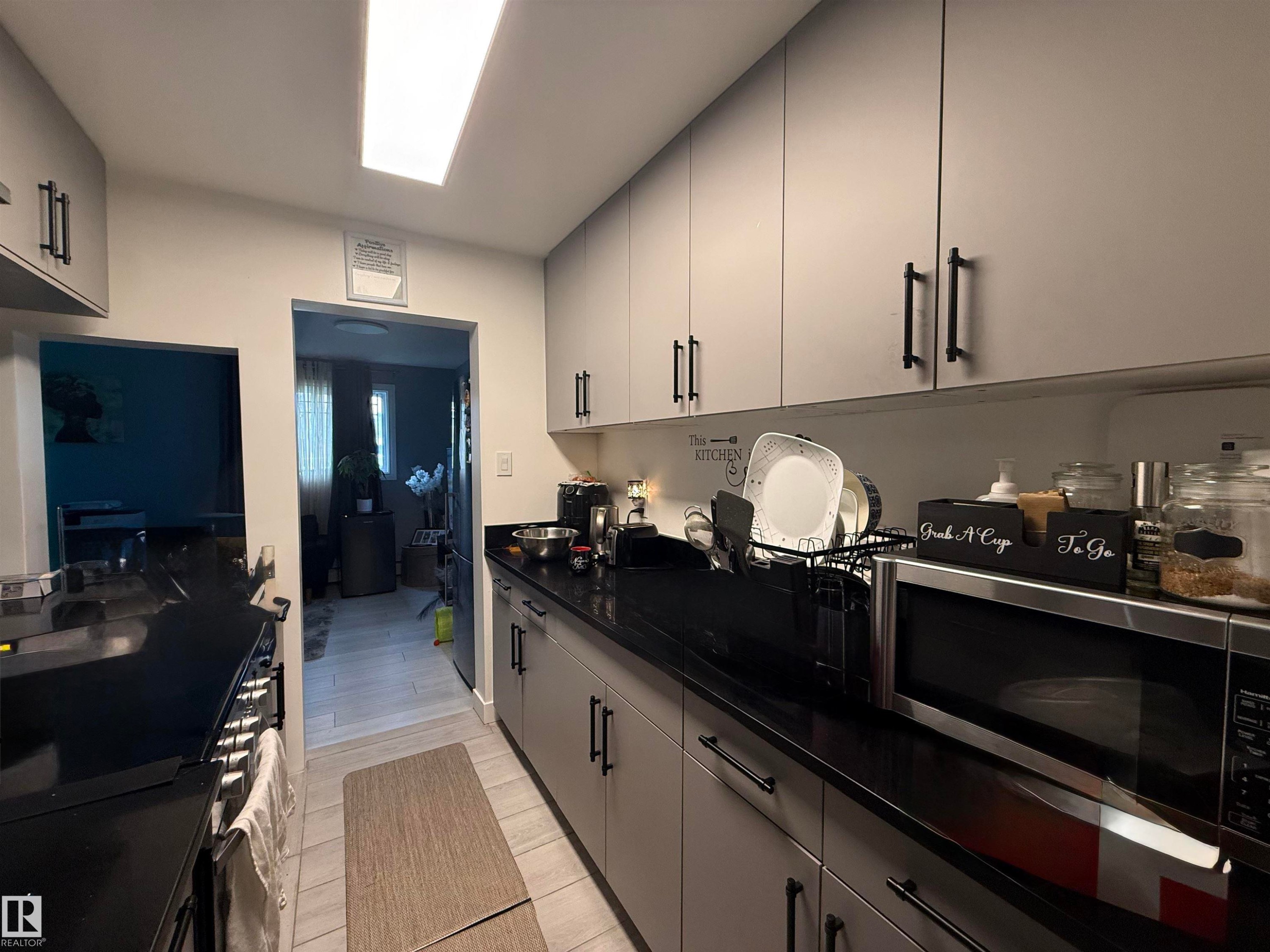 102 12409 82 Street, Edmonton, AB - Indoor Photo Showing Kitchen
