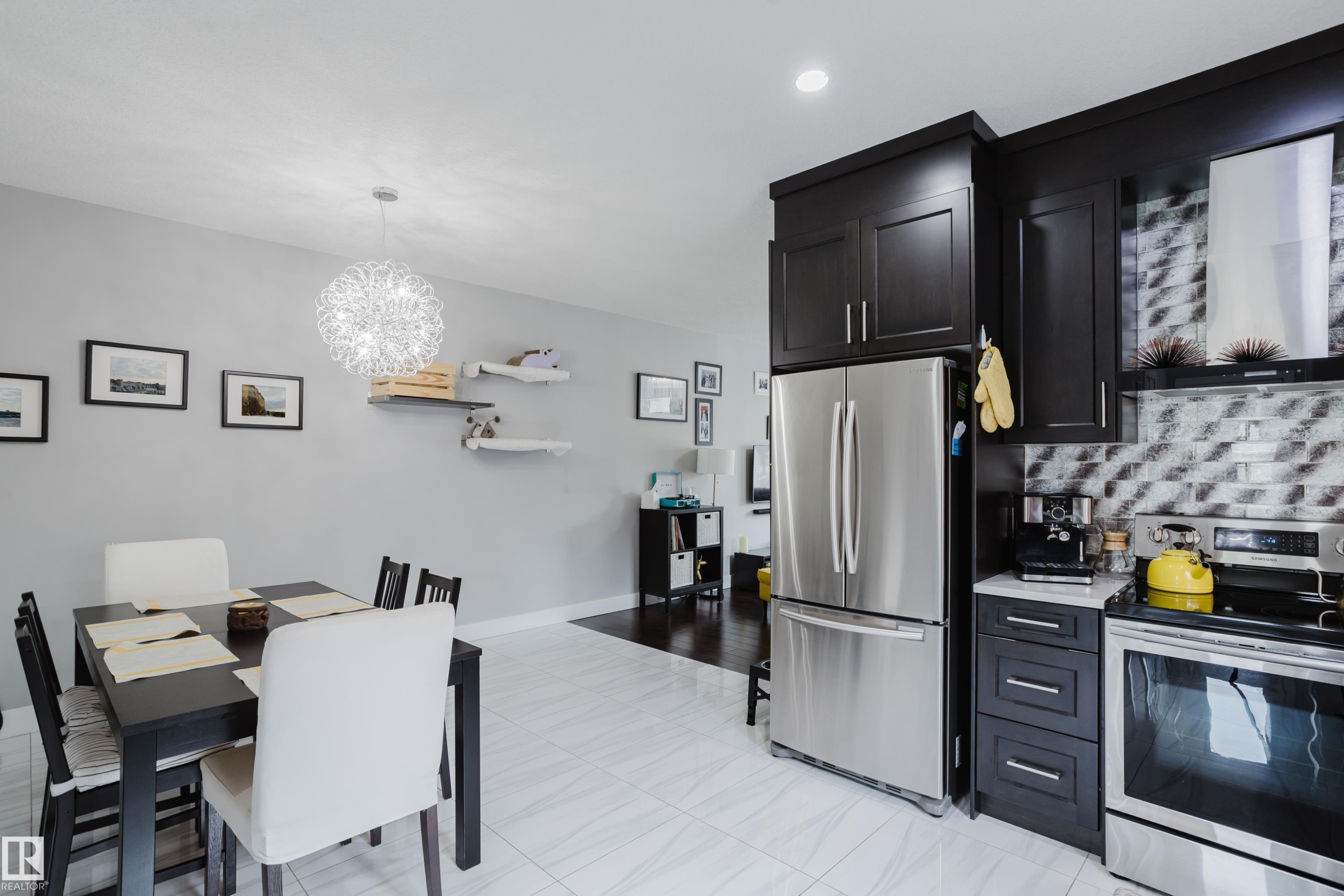 10508 153 Street, Edmonton, AB - Indoor