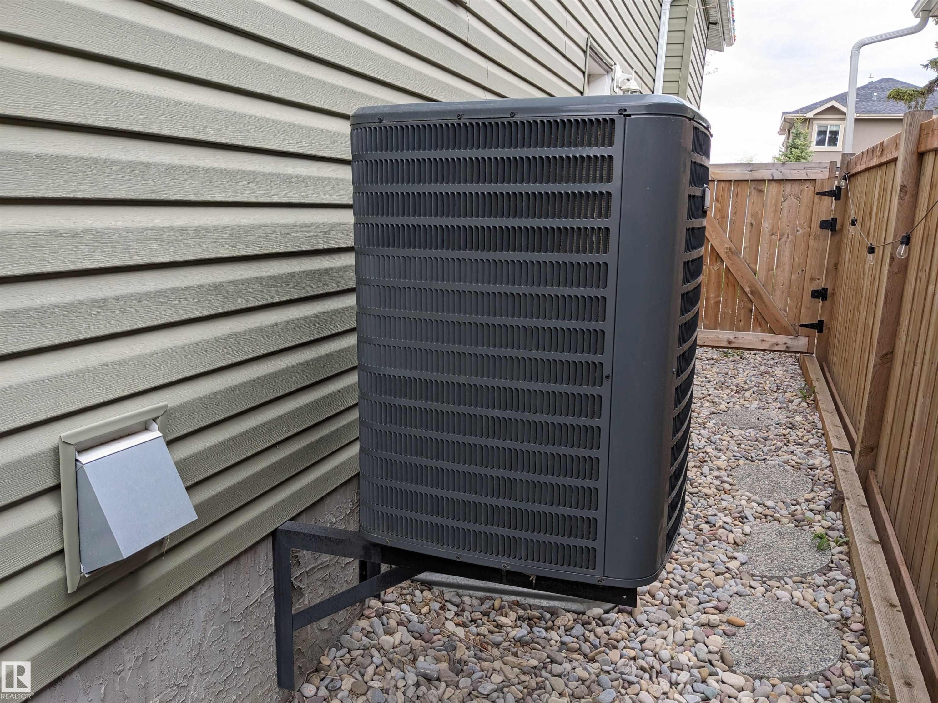 10508 153 Street, Edmonton, AB - Outdoor