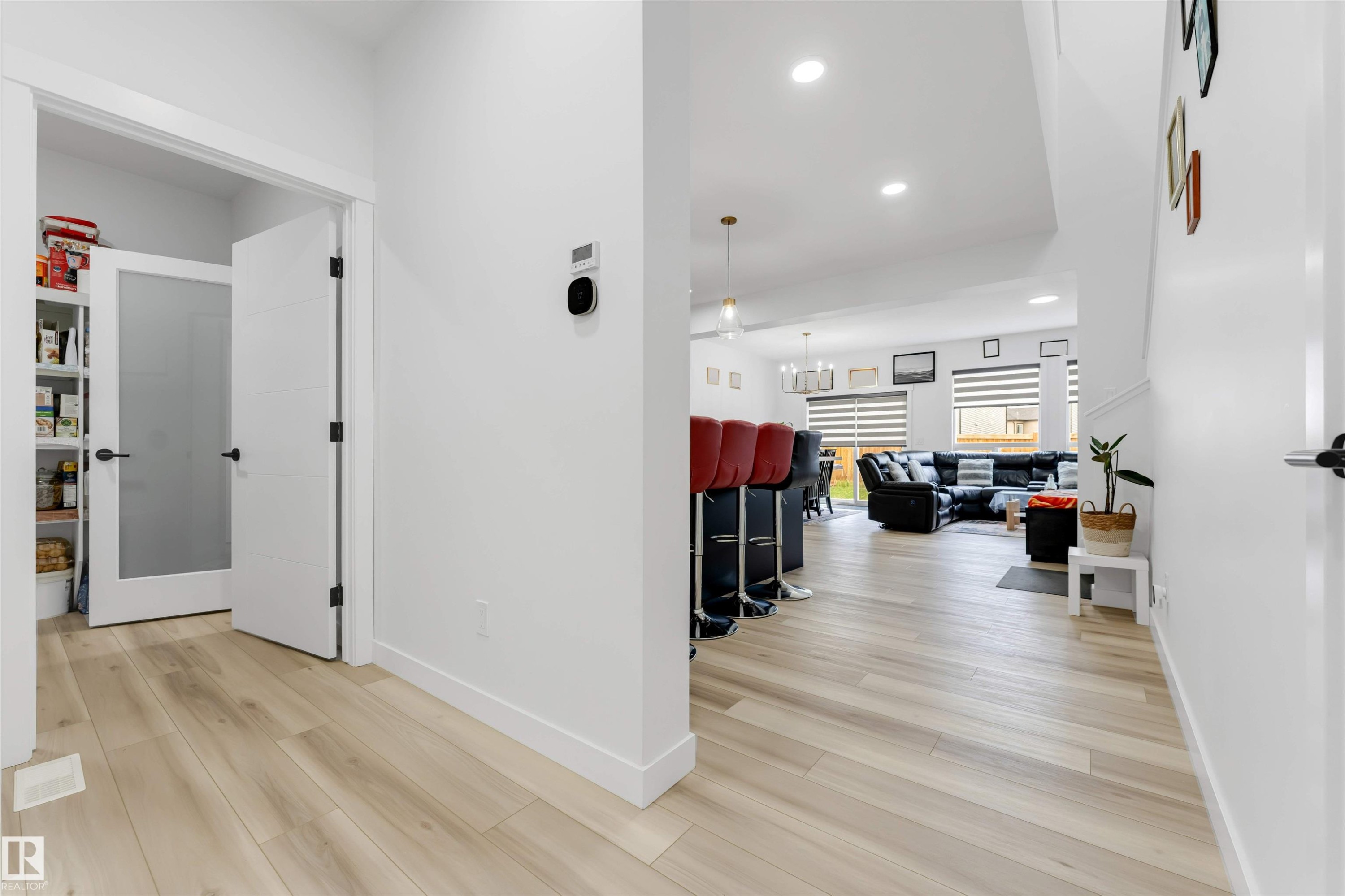 1340 11 Avenue, Edmonton, AB - Indoor Photo Showing Other Room