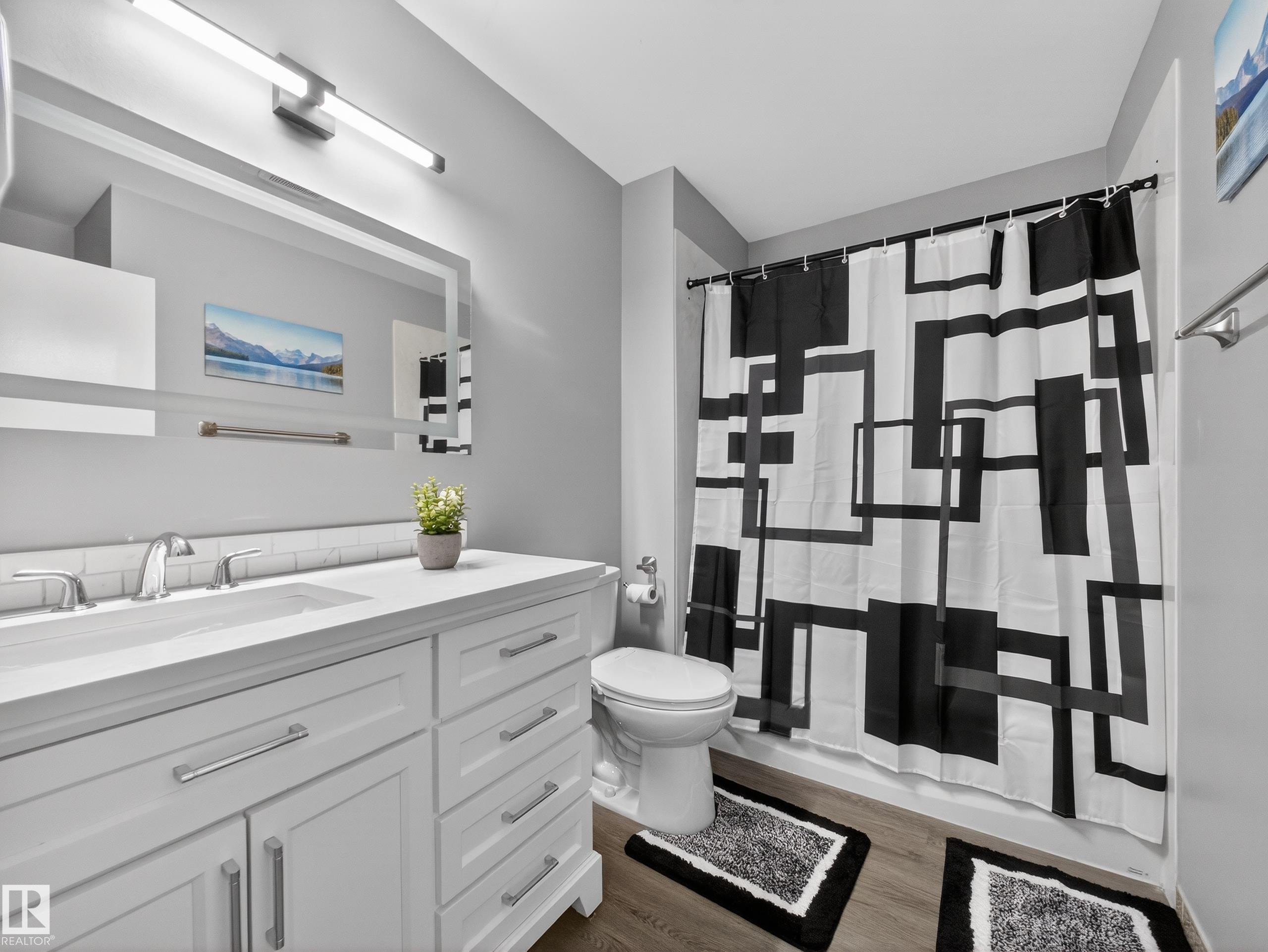 18F Callingwood Court, Edmonton, AB - Indoor Photo Showing Bathroom