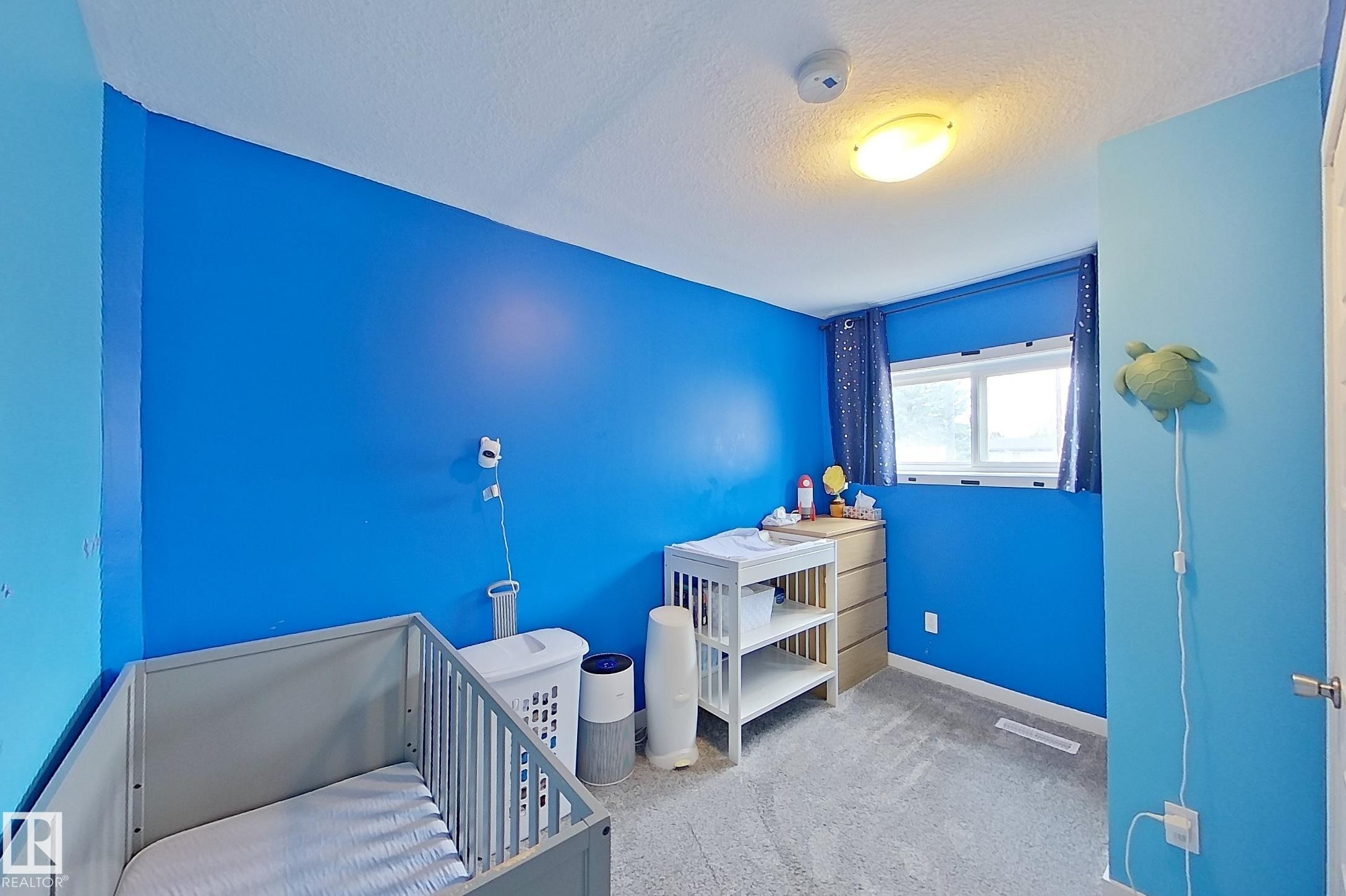 11612 130 Avenue, Edmonton, AB - Indoor Photo Showing Bedroom