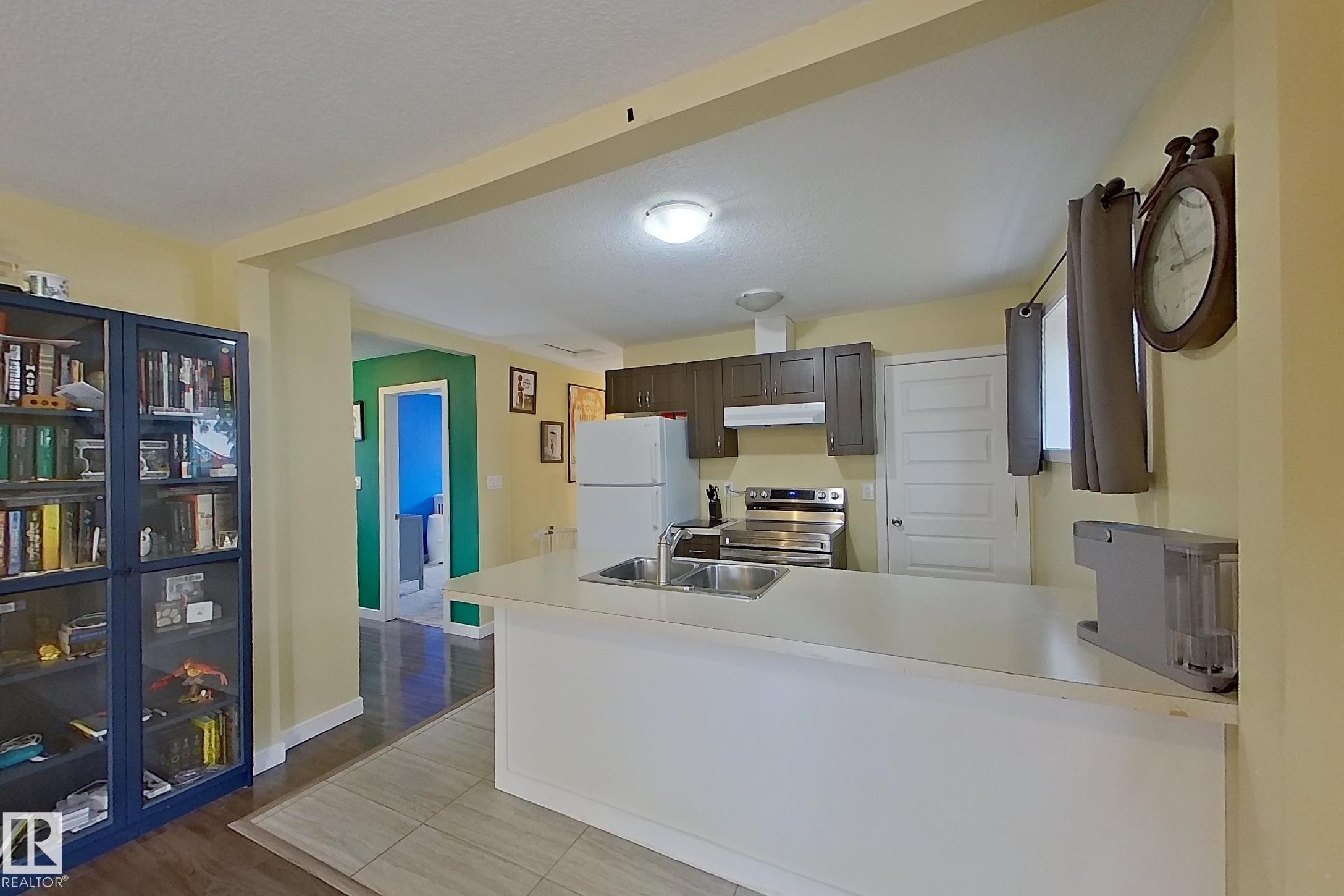 11612 130 Avenue, Edmonton, AB - Indoor Photo Showing Kitchen With Double Sink