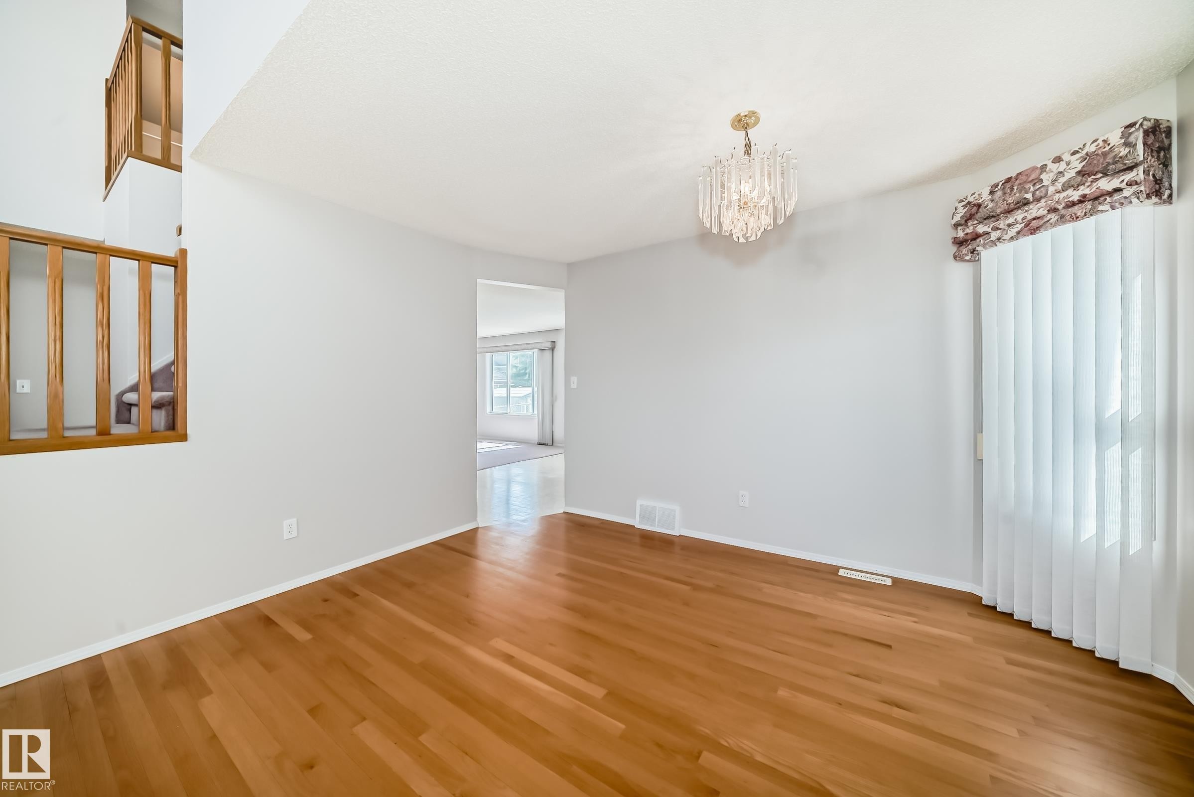 4319 39 Avenue, Edmonton, AB - Indoor Photo Showing Other Room