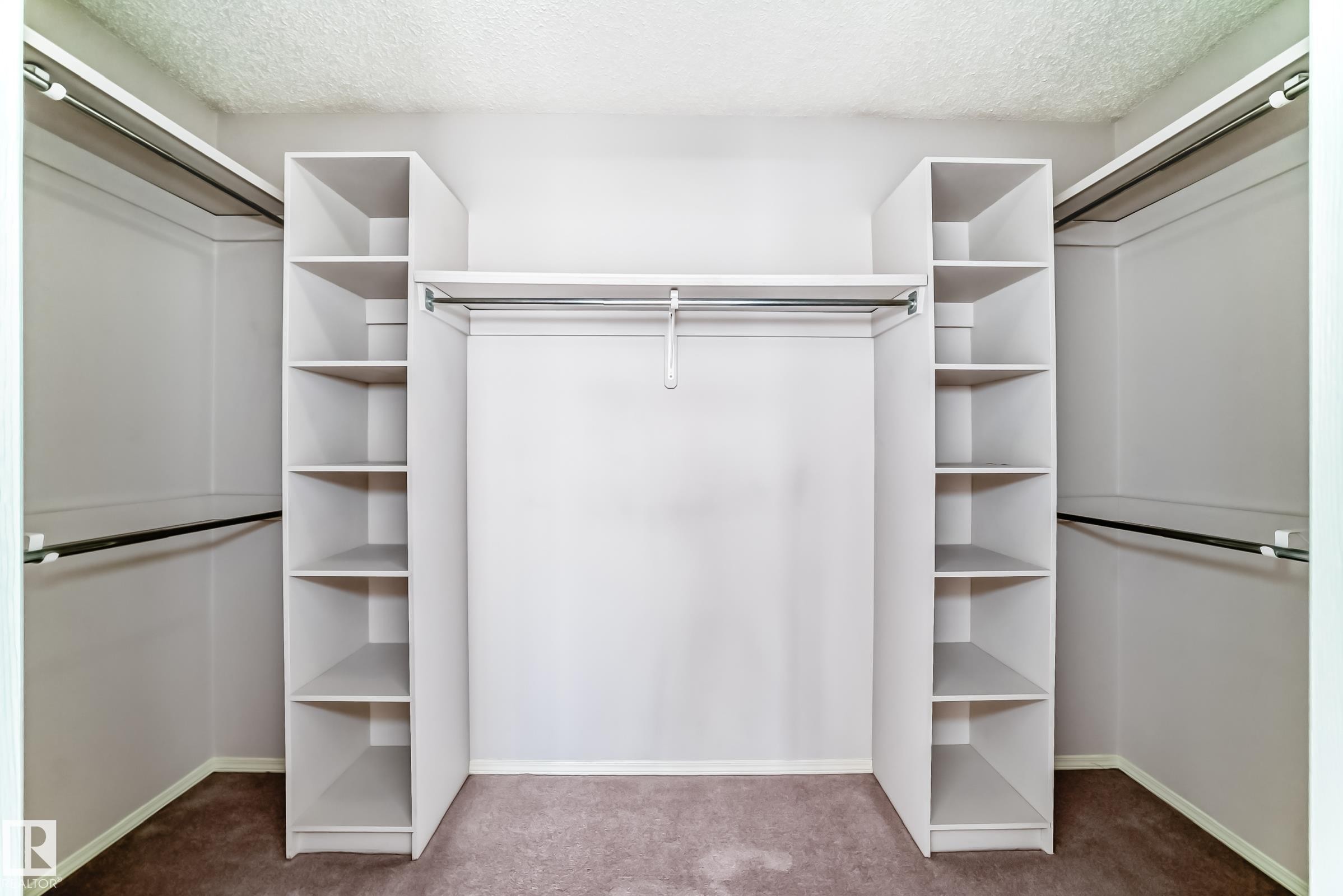 4319 39 Avenue, Edmonton, AB - Indoor With Storage