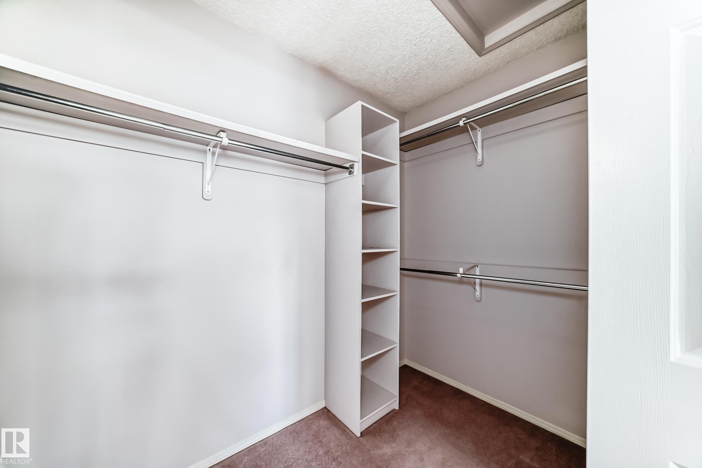 4319 39 Avenue, Edmonton, AB - Indoor With Storage