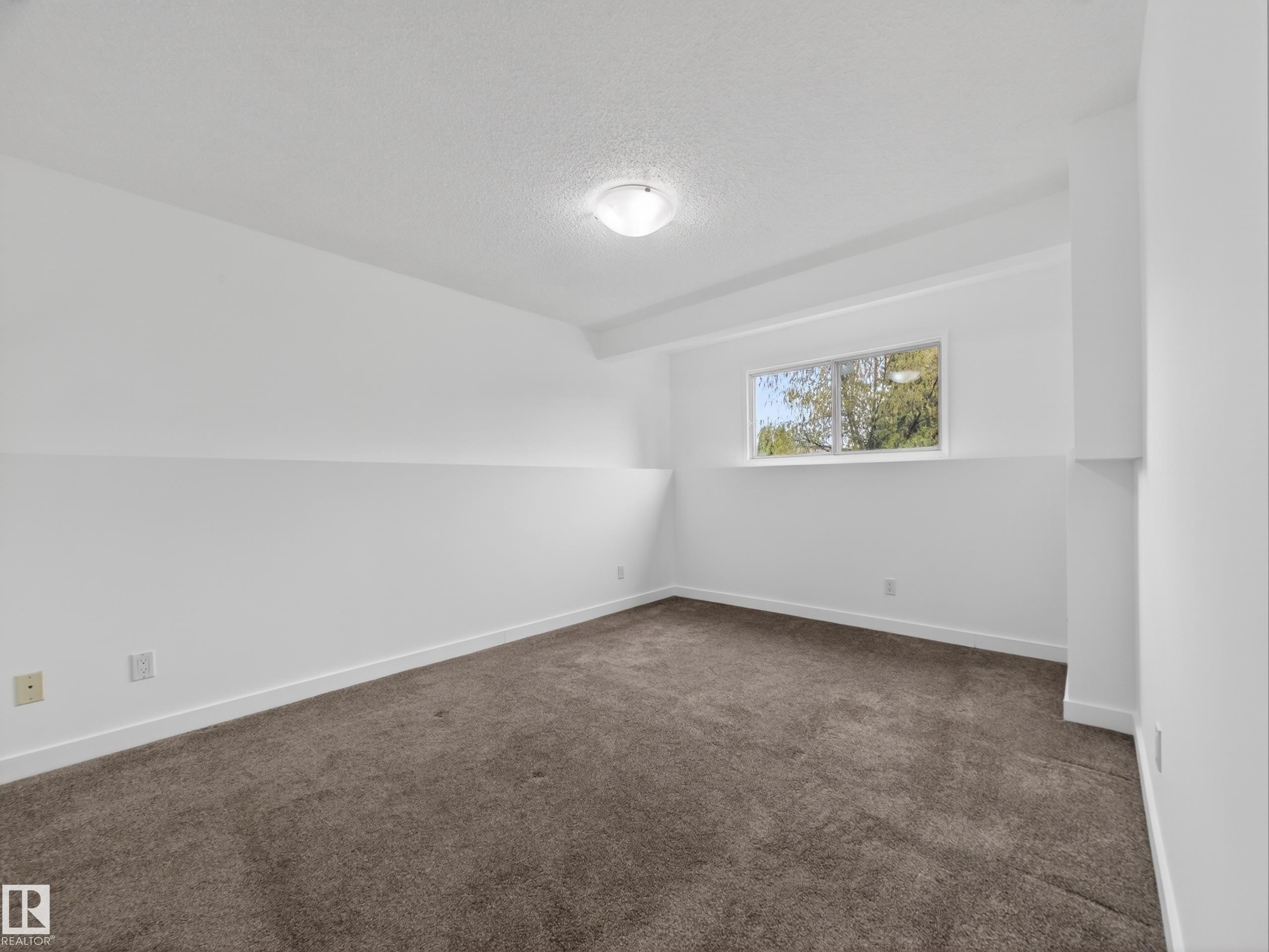 3520 49A Street, Edmonton, AB - Indoor Photo Showing Other Room