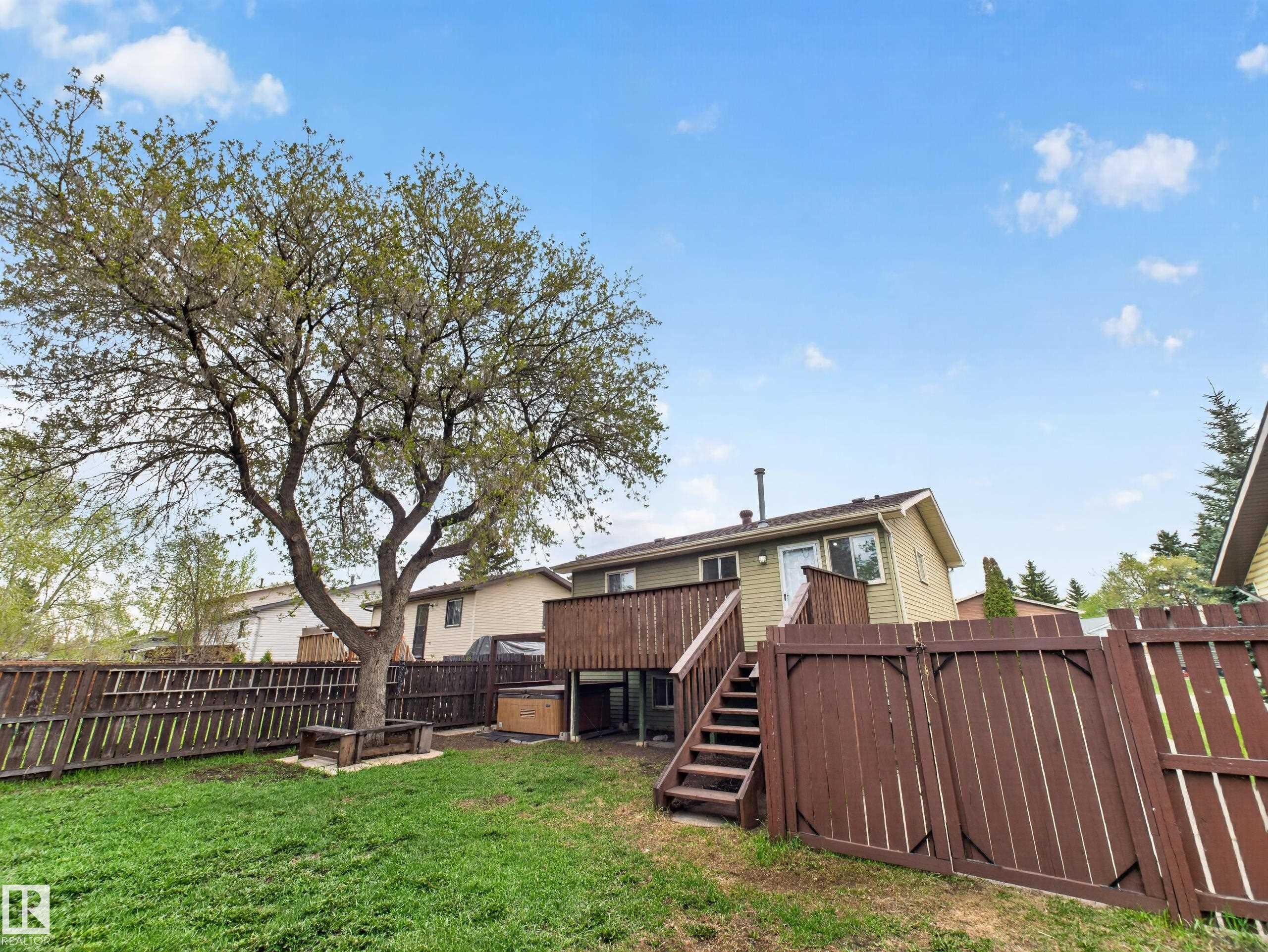 3520 49A Street, Edmonton, AB - Outdoor