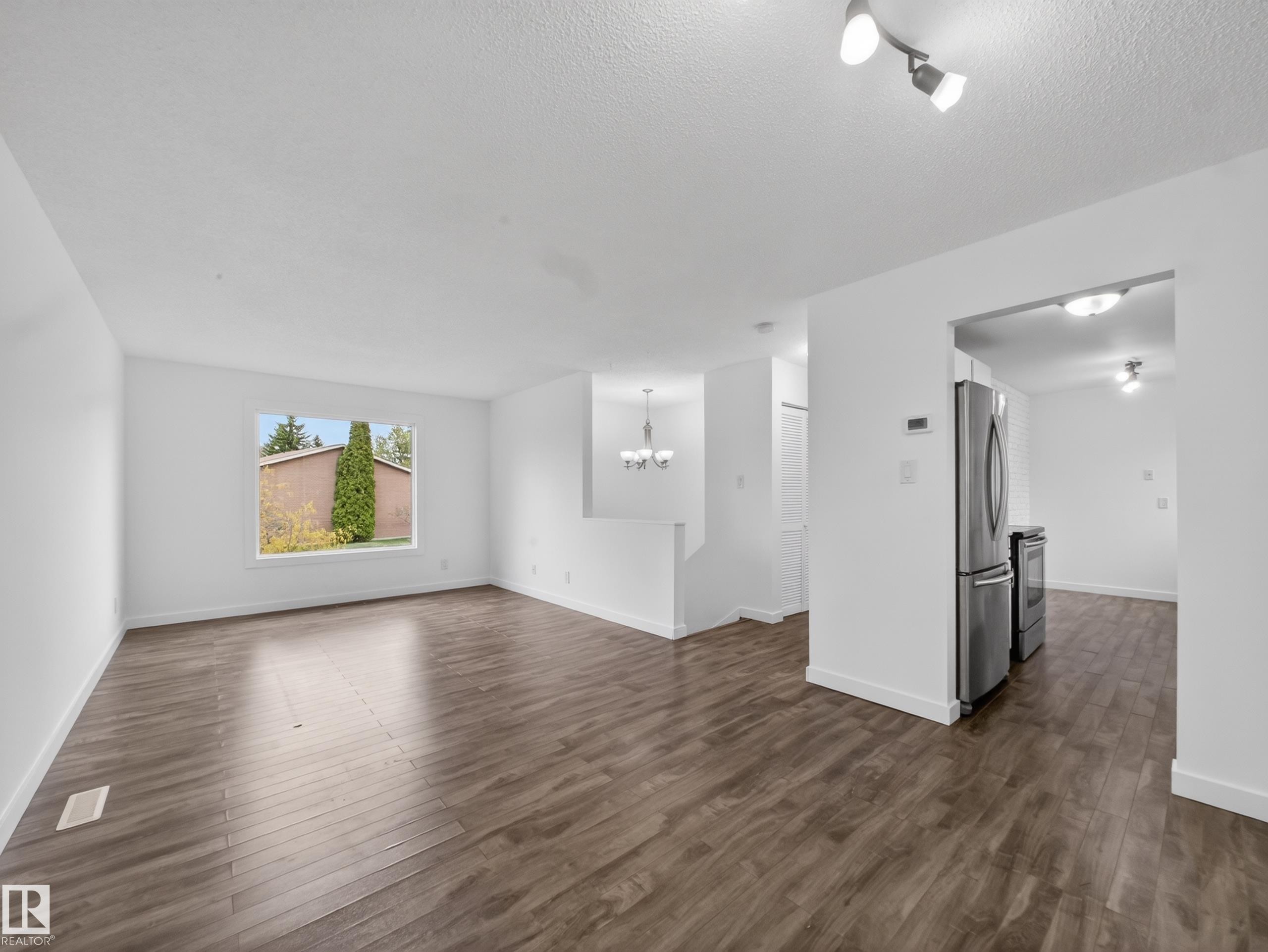 3520 49A Street, Edmonton, AB - Indoor