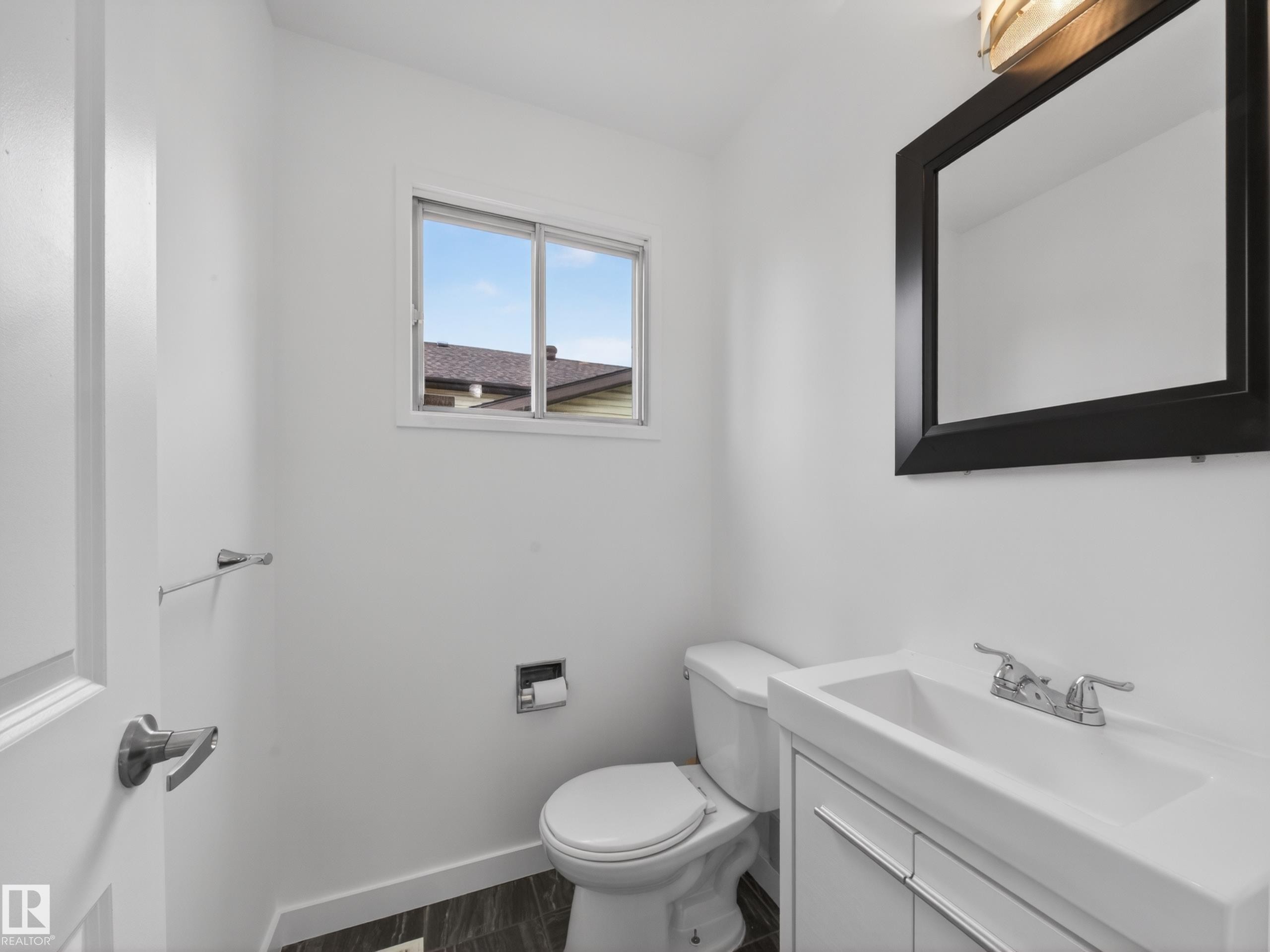 3520 49A Street, Edmonton, AB - Indoor Photo Showing Bathroom