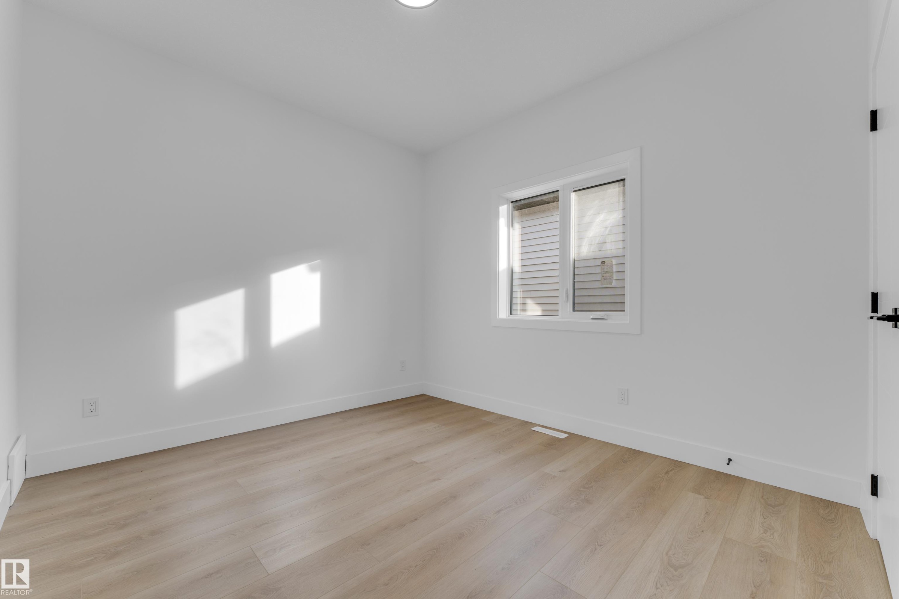 Empty room - 449 Crystal Creek Link, Leduc, AB - Indoor Photo Showing Other Room