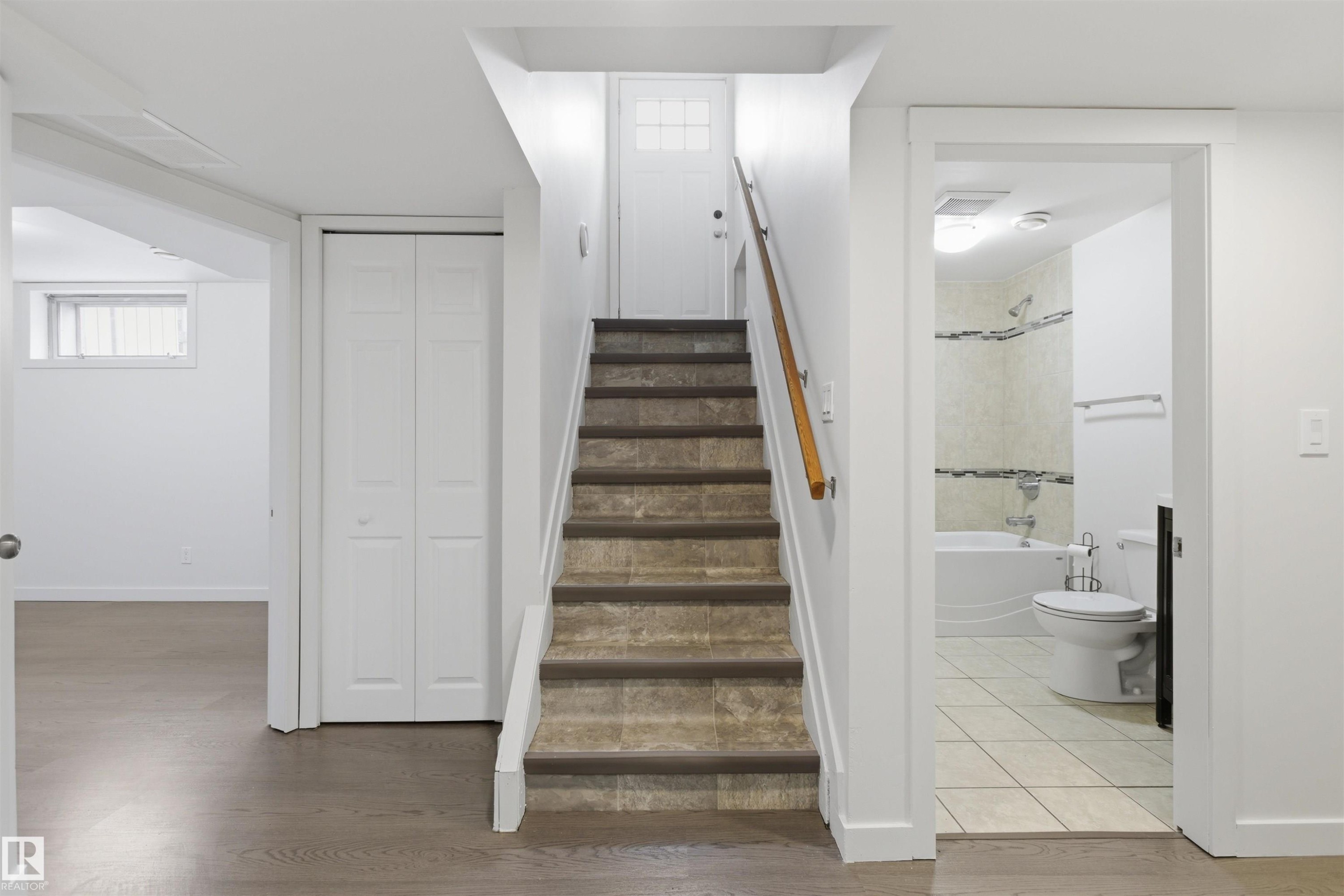 7604 142 Avenue, Edmonton, AB - Indoor Photo Showing Other Room