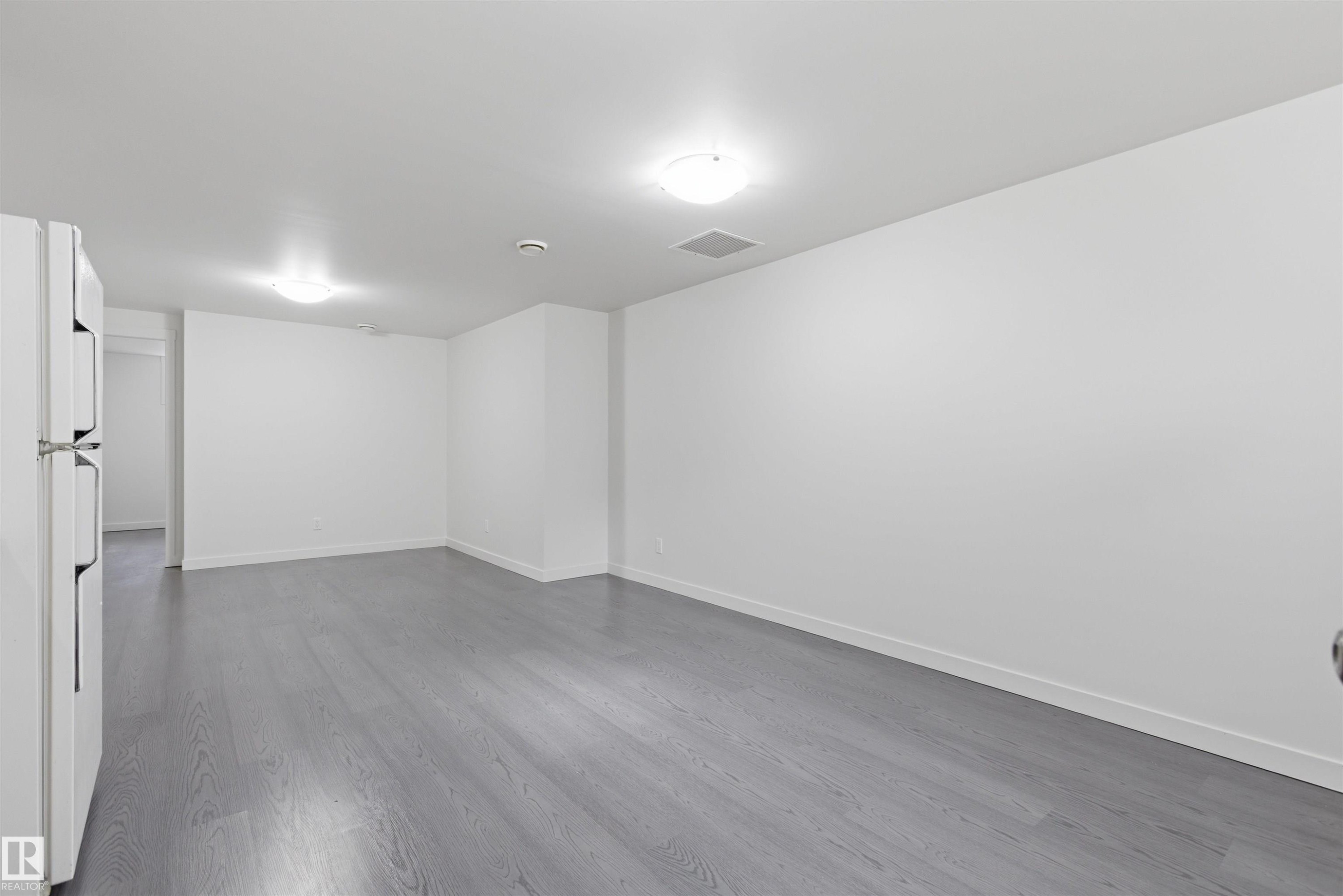 7604 142 Avenue, Edmonton, AB - Indoor Photo Showing Other Room