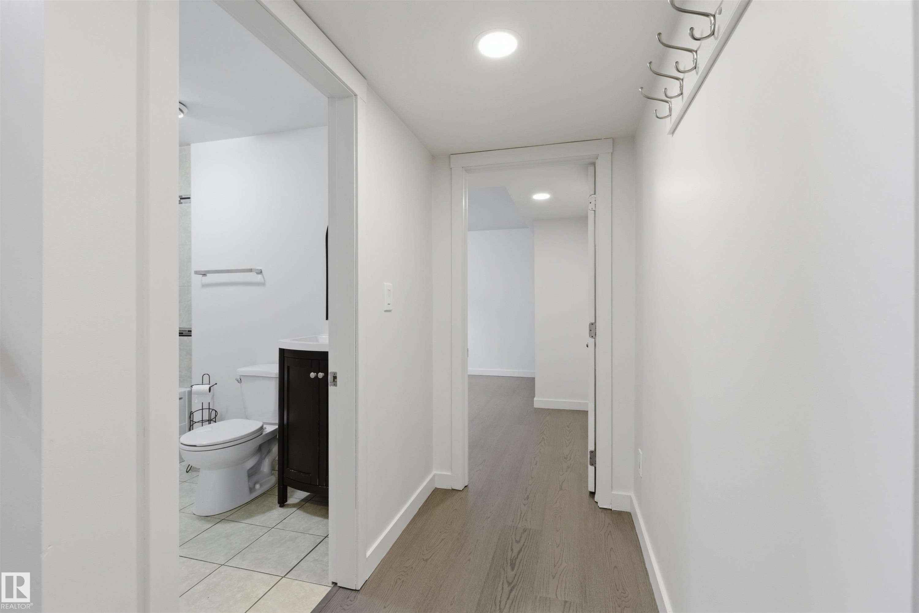 7604 142 Avenue, Edmonton, AB - Indoor