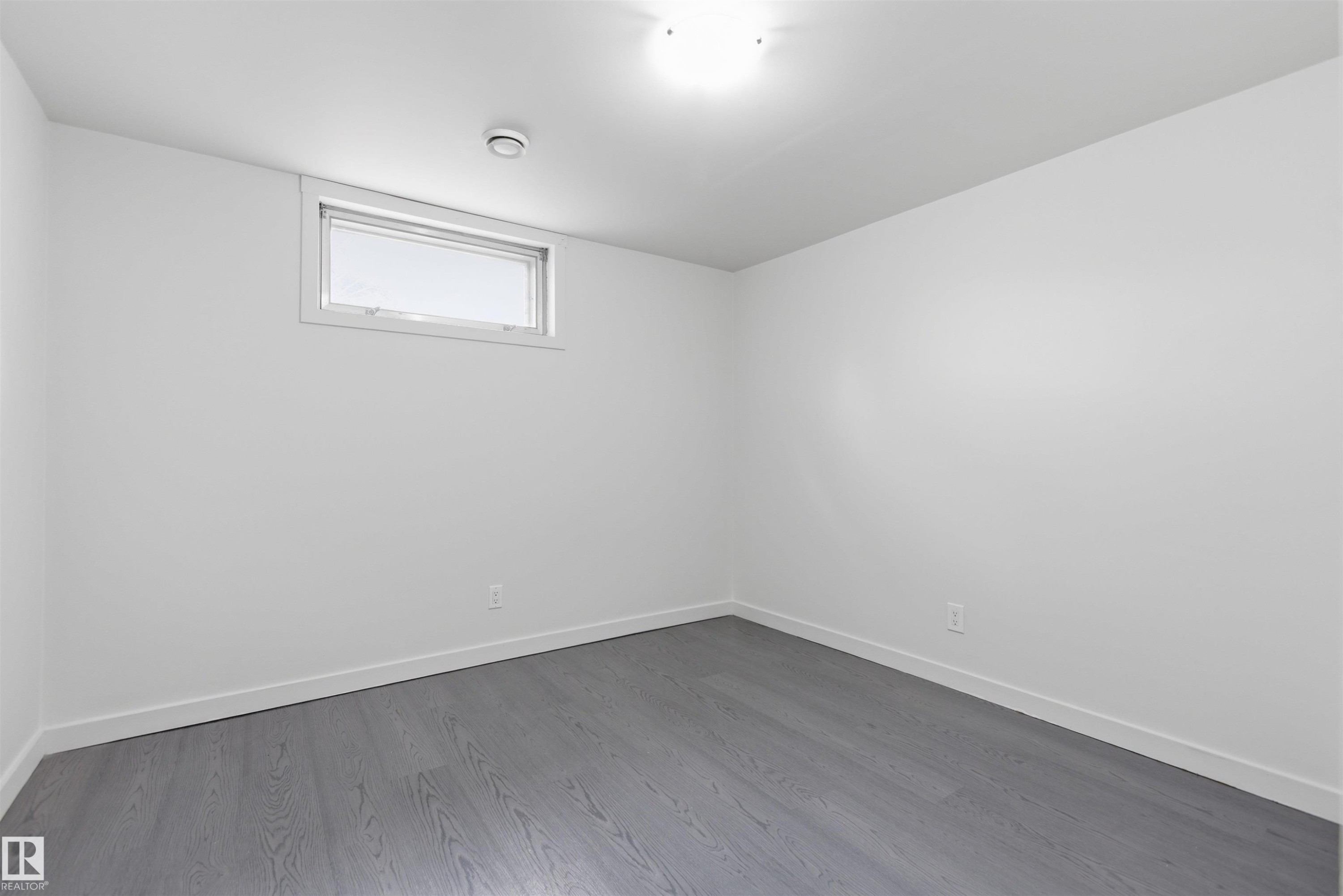 7604 142 Avenue, Edmonton, AB - Indoor Photo Showing Other Room
