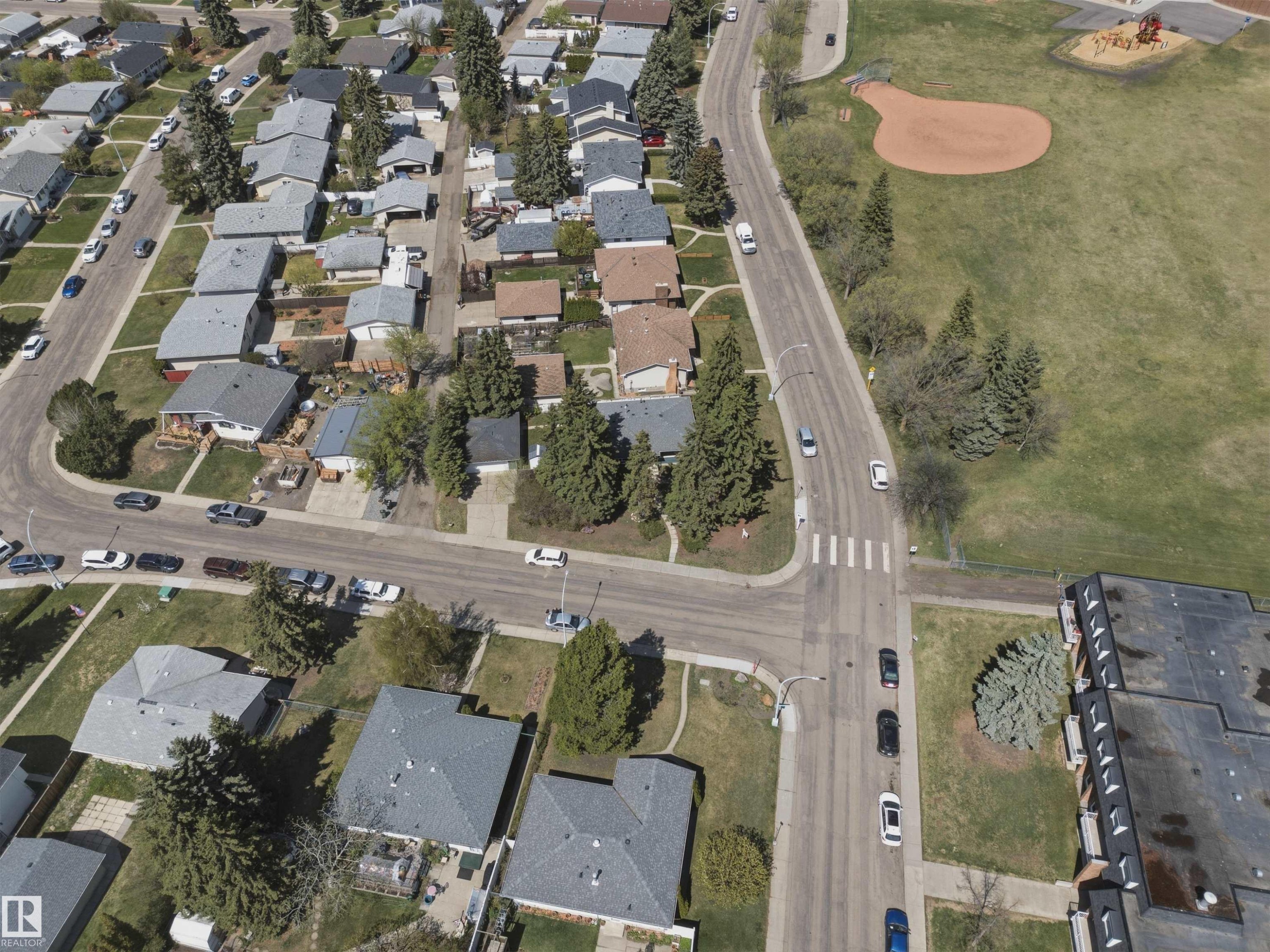 7604 142 Avenue, Edmonton, AB - Outdoor With View