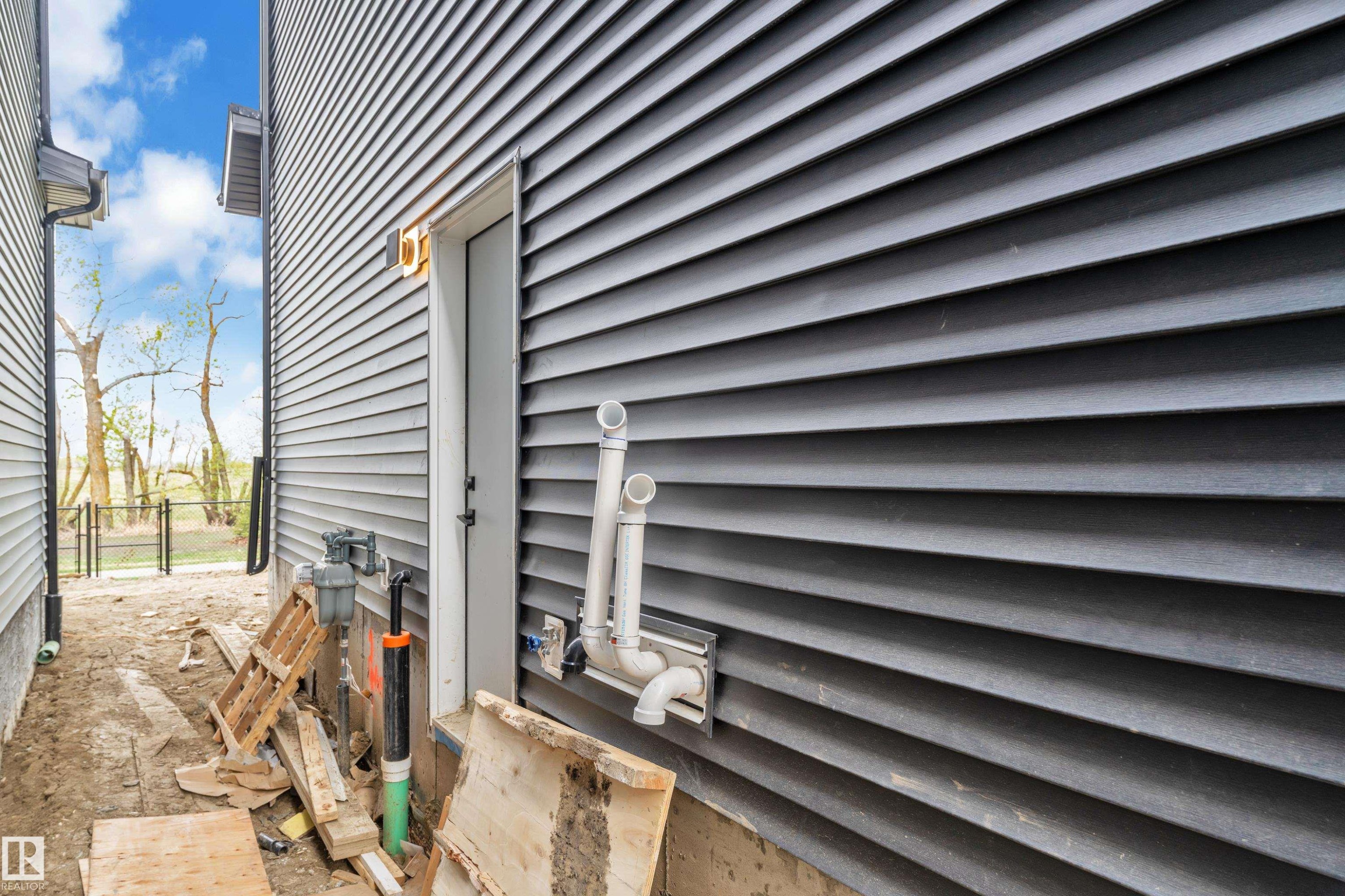 8441 Mayday Link Sw, Edmonton, AB - Outdoor
