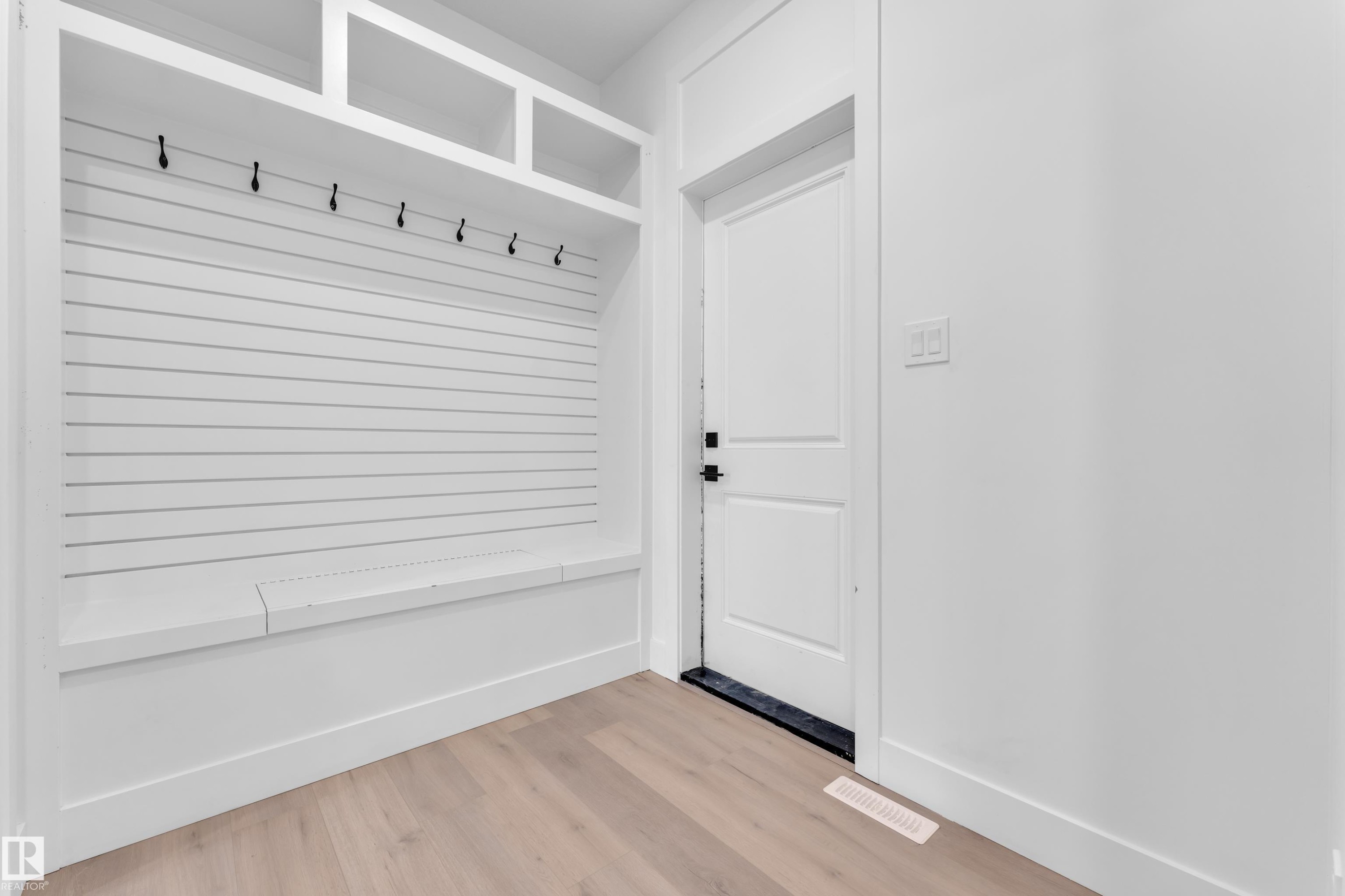 8441 Mayday Link Sw, Edmonton, AB - Indoor Photo Showing Other Room