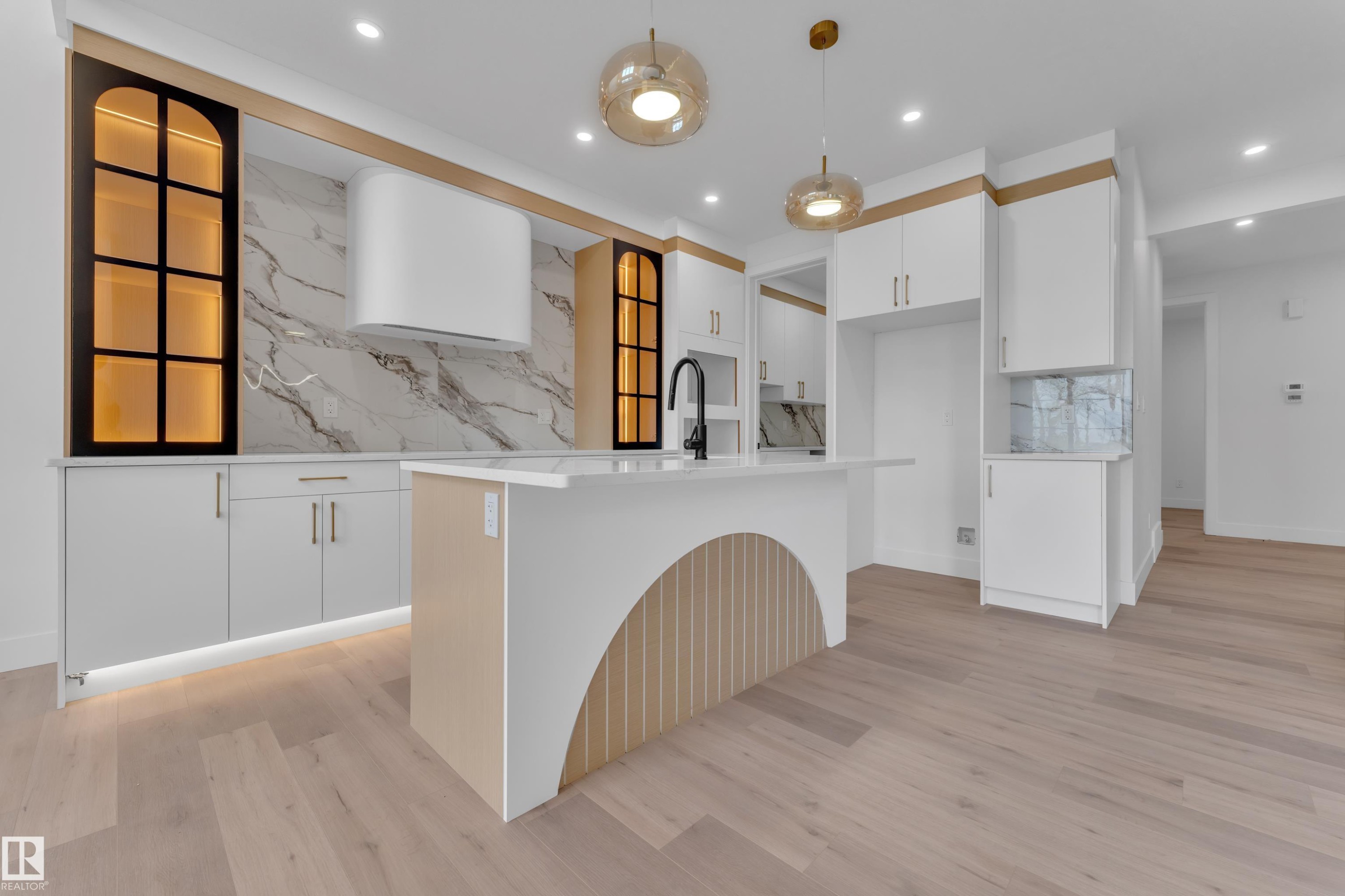 8441 Mayday Link Sw, Edmonton, AB - Indoor Photo Showing Kitchen